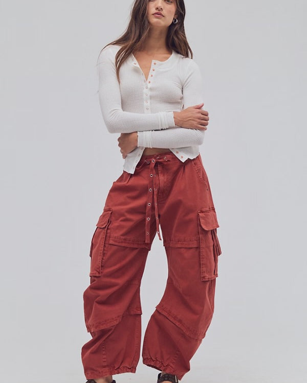 FREE PEOPLE REEF CURVED CARGO TWILL PANT - BURNT CHILIS