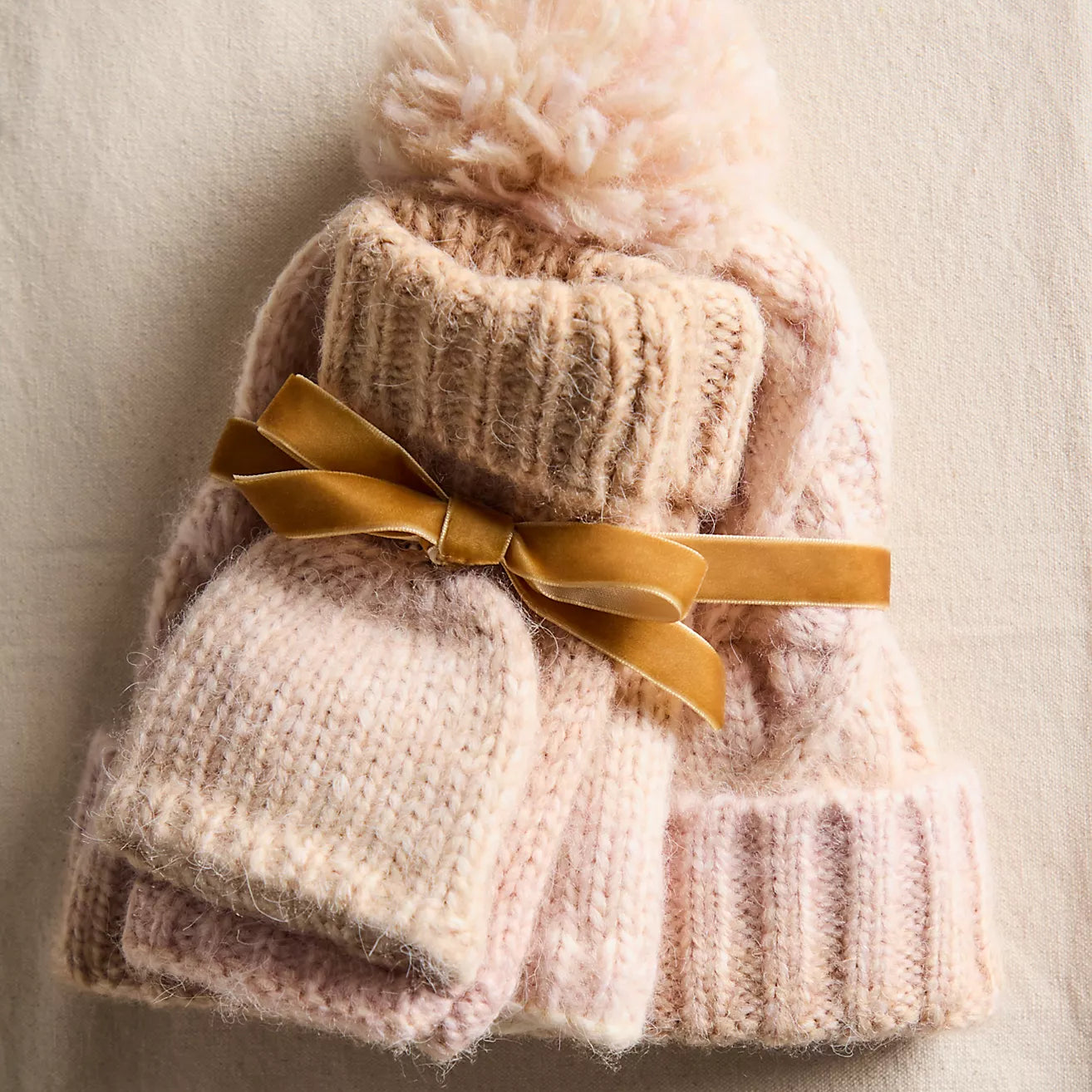 FREE PEOPLE RAINBOW RUN HAT + GLOVE SET - IVORY