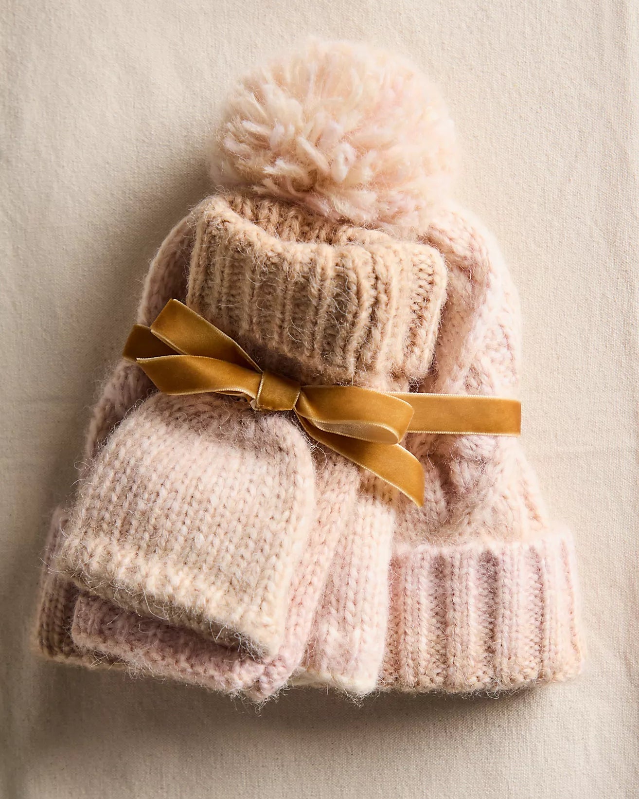 FREE PEOPLE RAINBOW RUN HAT + GLOVE SET - IVORY
