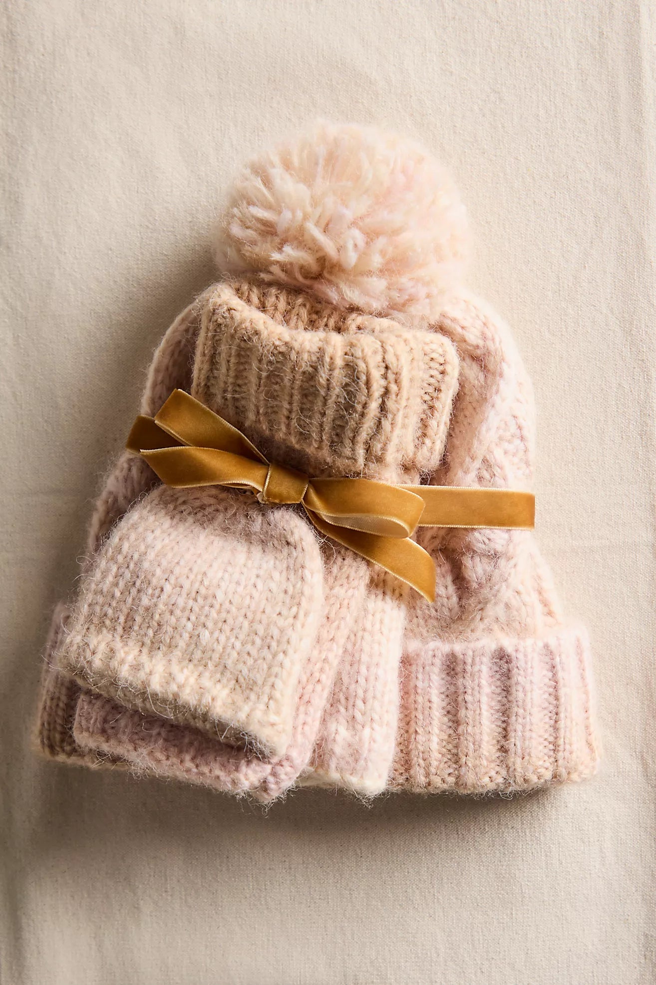 FREE PEOPLE RAINBOW RUN HAT + GLOVE SET - IVORY