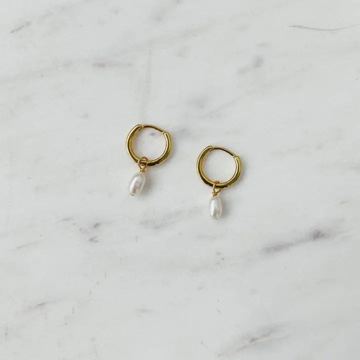 DOLKO FRESHWATER HOOP EARRINGS - GOLD