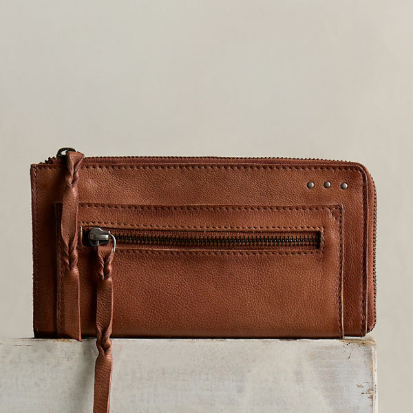 FREE PEOPLE EMERSON LEATHER WALLET - SADDLE