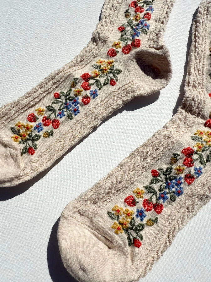 WILD STRAWBERRY SOCKS - CREAM