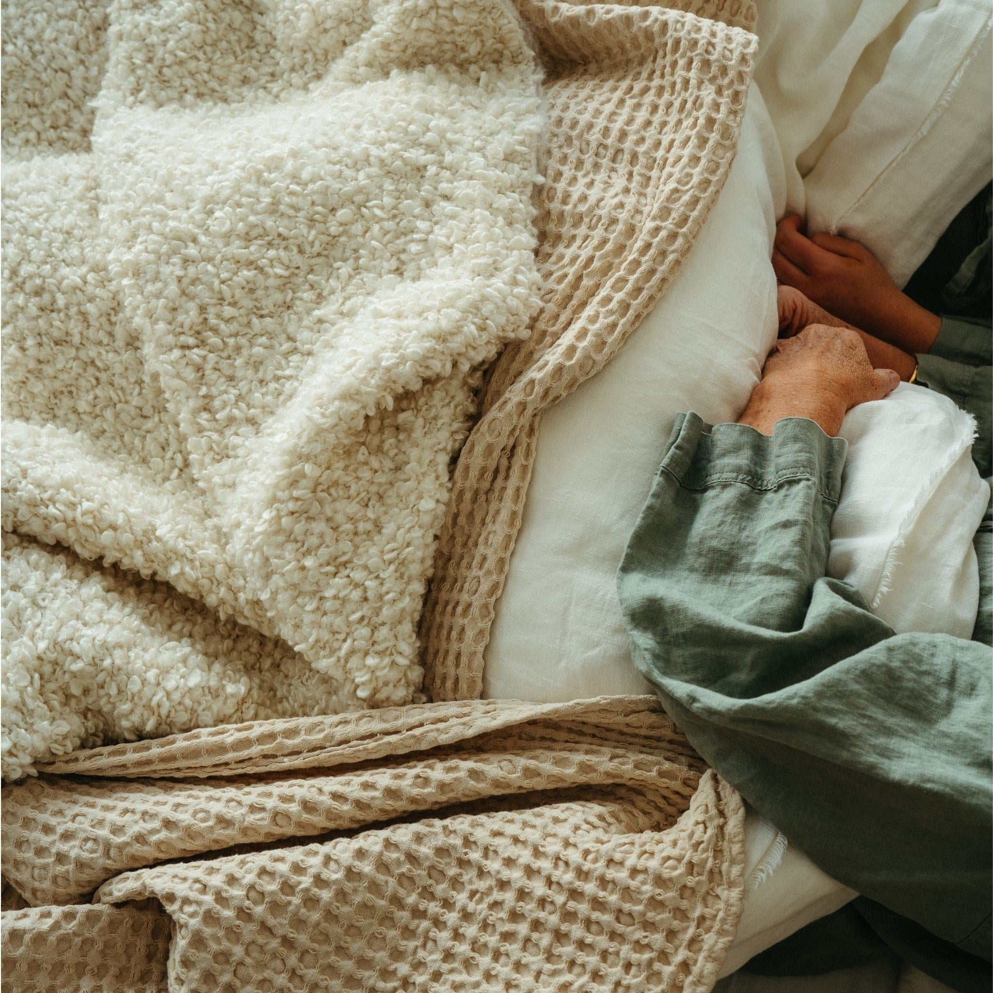 STONEWASHED WAFFLE BED BLANKET - CREAM