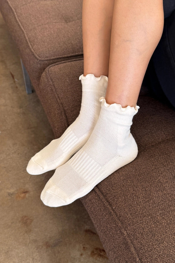 LE BON SHOPPE RUFFLED HUGGER SOCKS - CREAM
