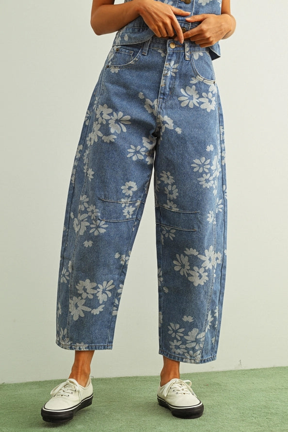 DAISY FLORAL PRINTED BARREL JEANS - MEDIUM WASH