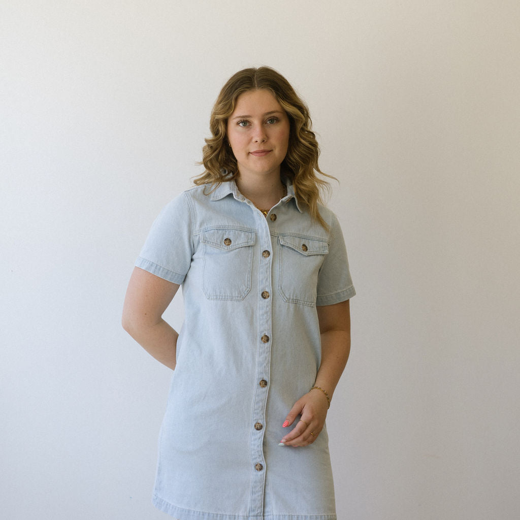 VELVET HEART MANDI SHORT SLEEVE DENIM DRESS - LIGHT DENIM
