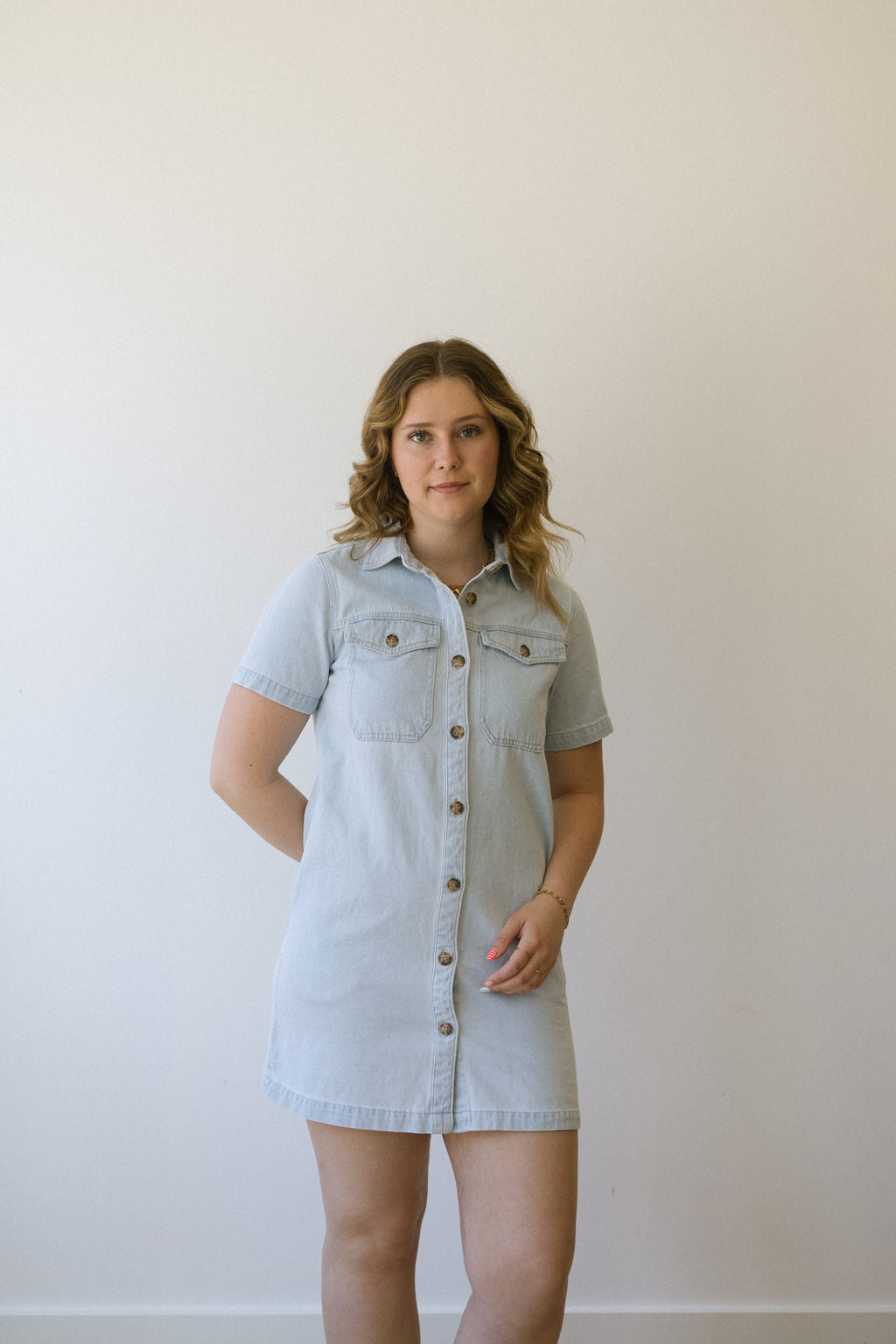 VELVET HEART MANDI SHORT SLEEVE DENIM DRESS - LIGHT DENIM