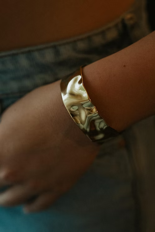 GOLDEN ACRE ELVIE BRACELET CUFF - GOLD