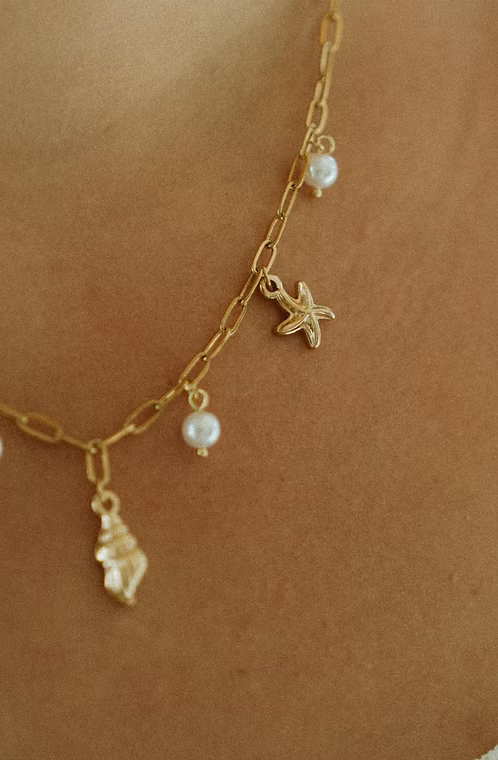 GOLDEN ACRE MONICO CHARM NECKLACE - GOLD