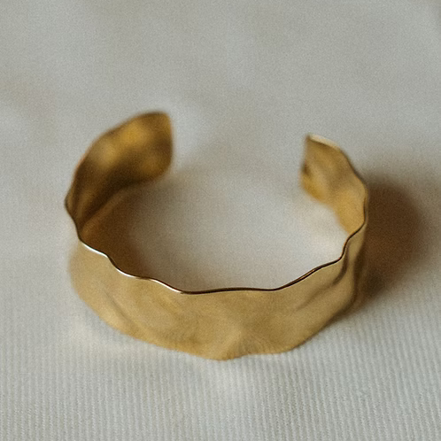 GOLDEN ACRE ELVIE BRACELET CUFF - GOLD