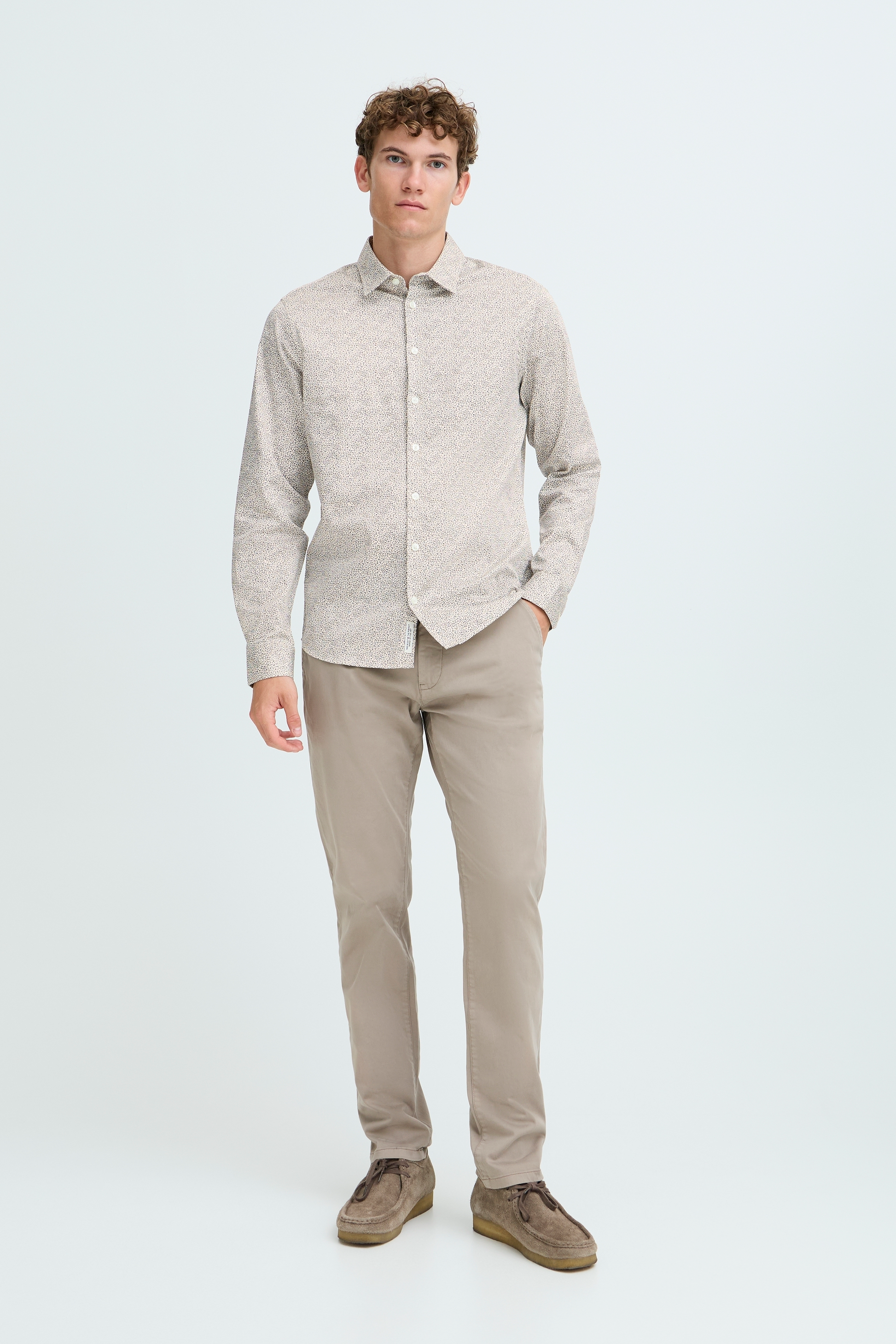 CASUAL FRIDAY NILO FLORAL DRESS SHIRT - ROASTED CASHEW