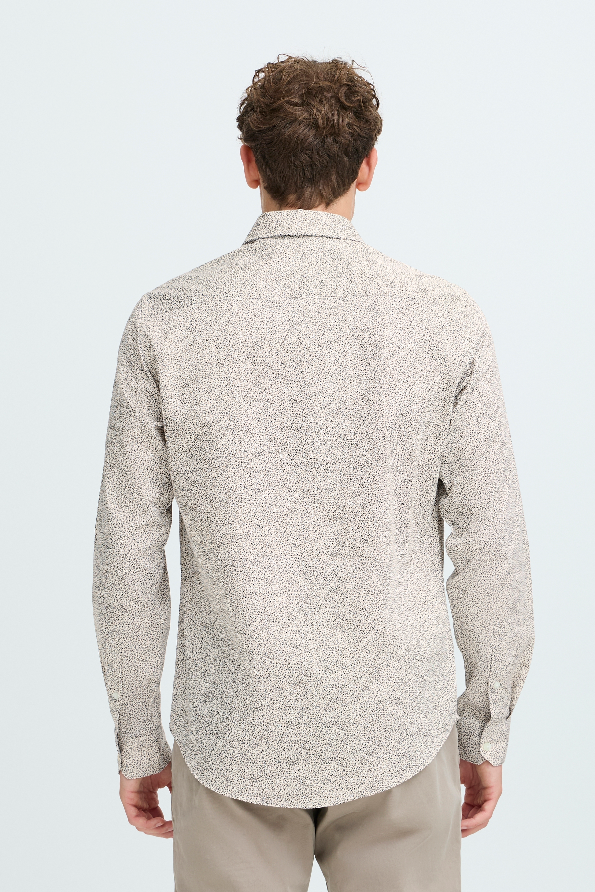 CASUAL FRIDAY NILO FLORAL DRESS SHIRT - ROASTED CASHEW