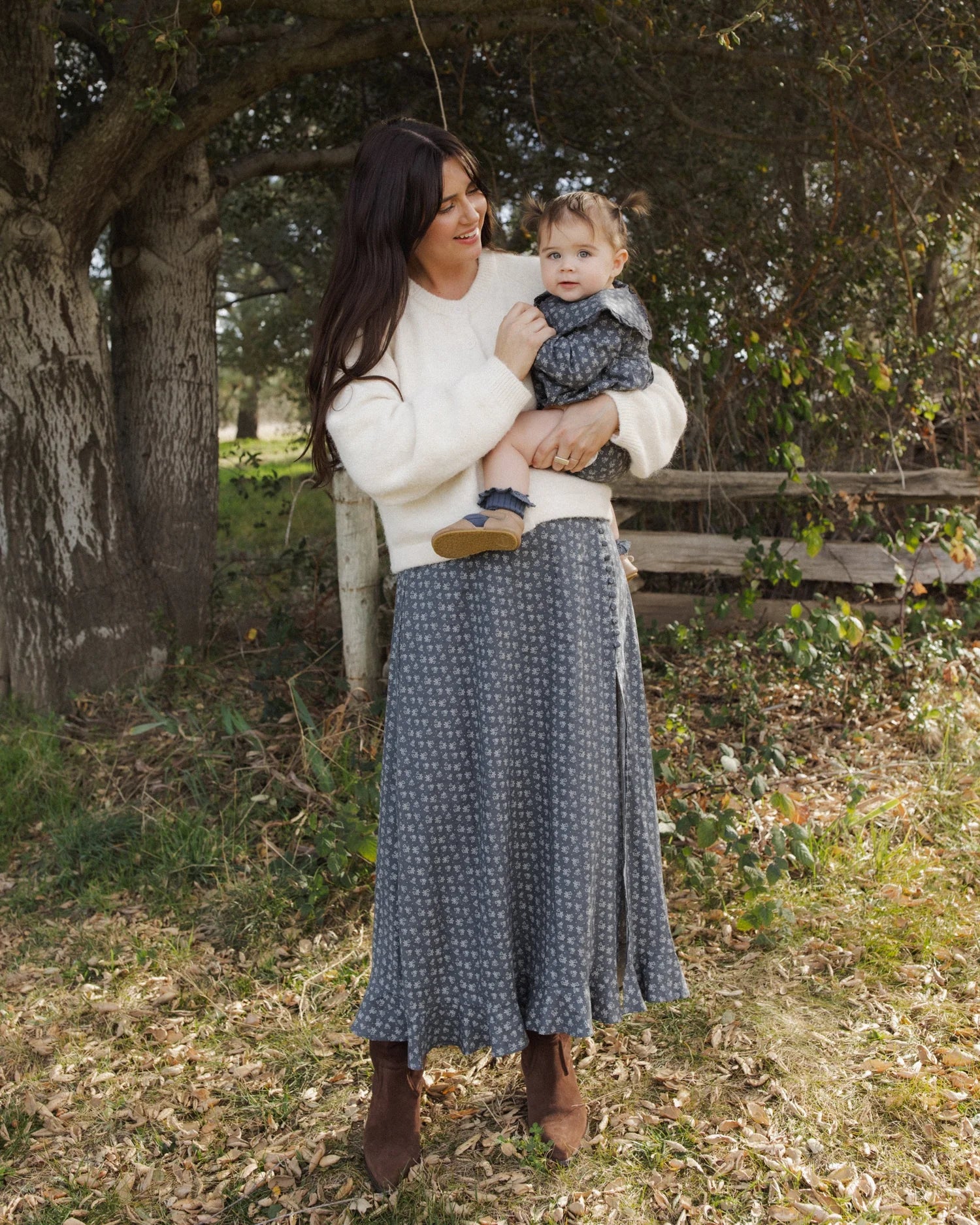 RYLEE + CRU BUTTON SLIT SKIRT - HEART DITSY