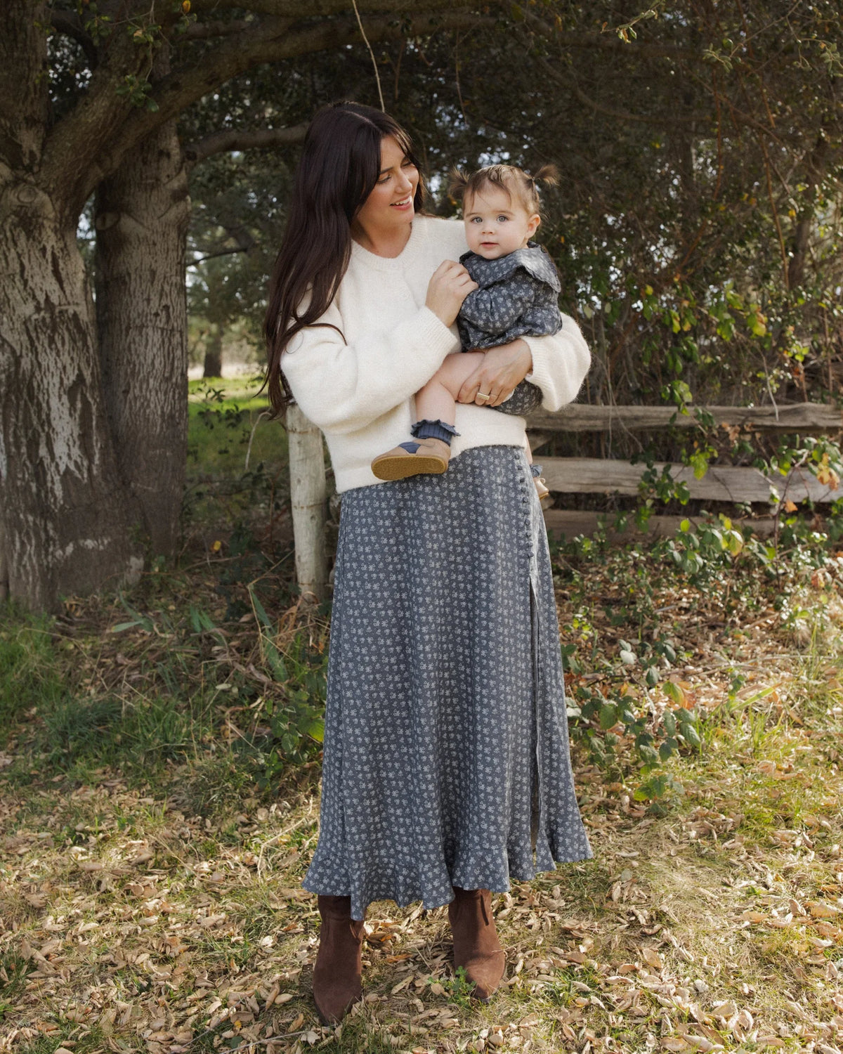 RYLEE + CRU BUTTON SLIT SKIRT - HEART DITSY
