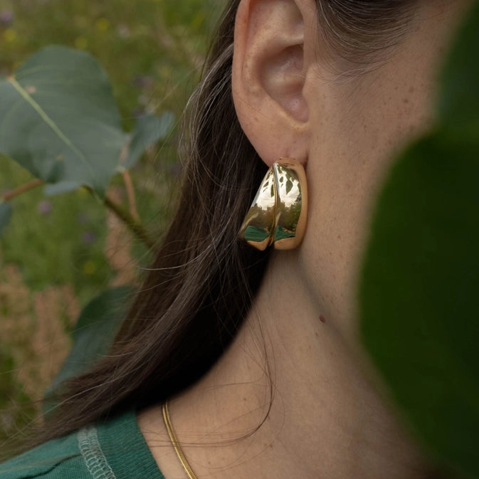TESS DOUBLE LOOP HOOPS - GOLD