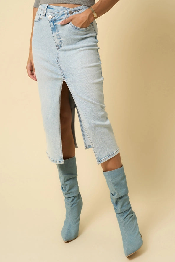 CROSSOVER MIDI DENIM SKIRT - LIGHT WASH