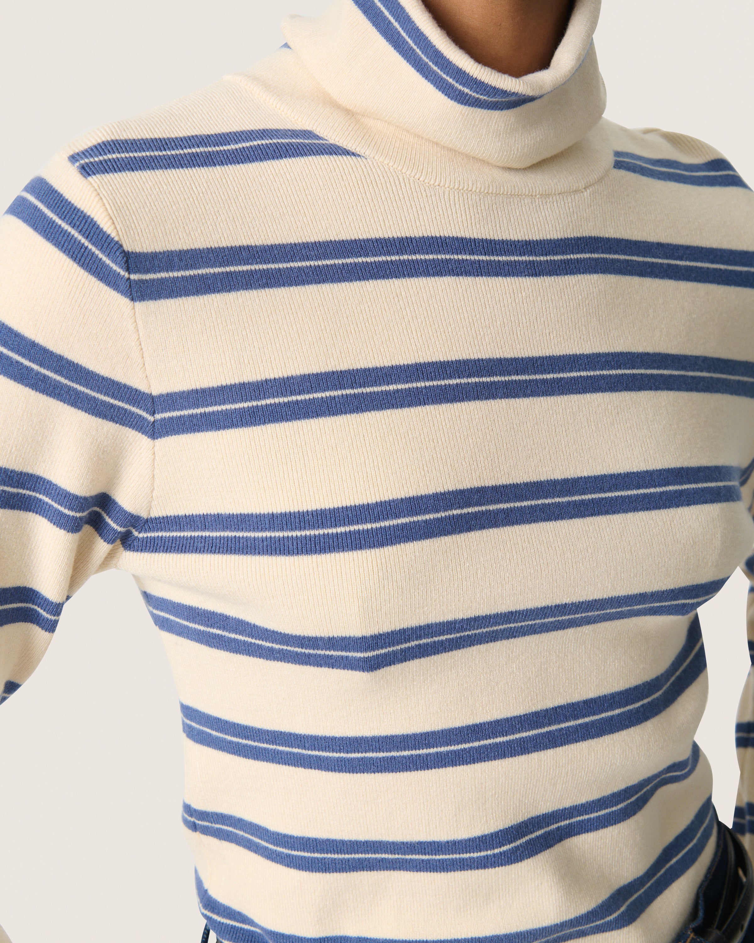 SOAKED SPINA STRIPED ROLLNECK - DOESKIN W BIJOU BLUE