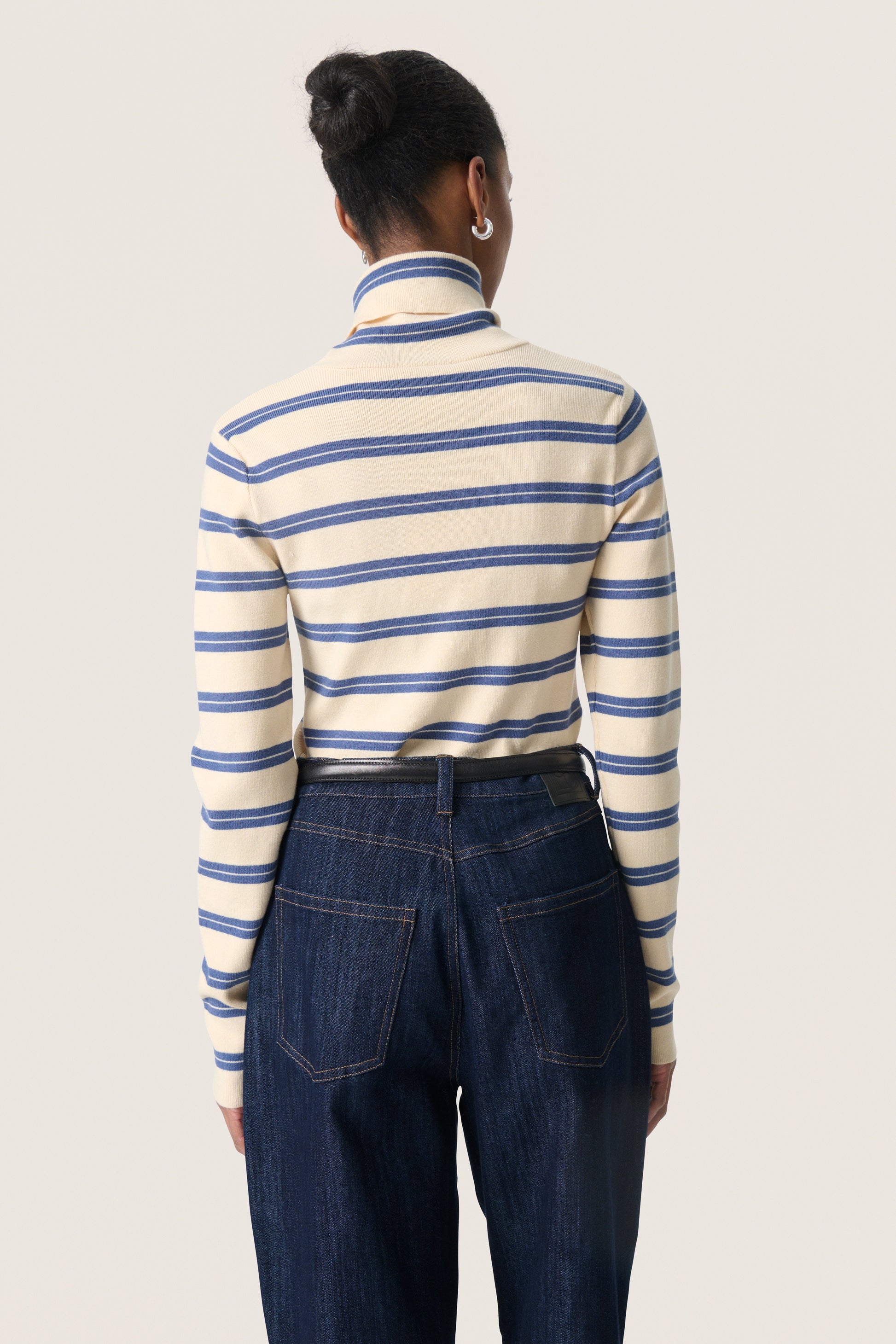 SOAKED SPINA STRIPED ROLLNECK - DOESKIN W BIJOU BLUE