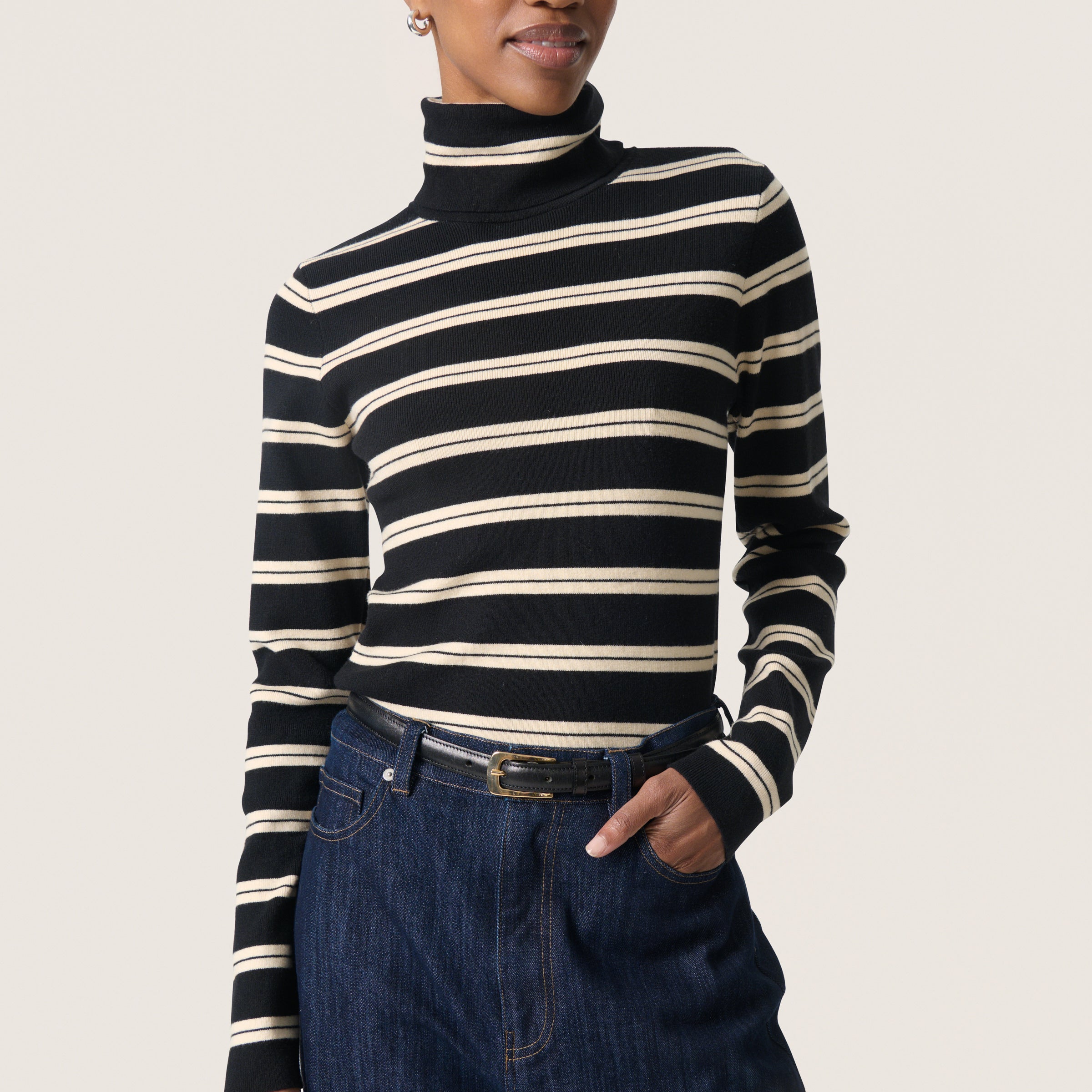SOAKED SPINA STRIPED ROLLNECK - BLACK W DOESKIN