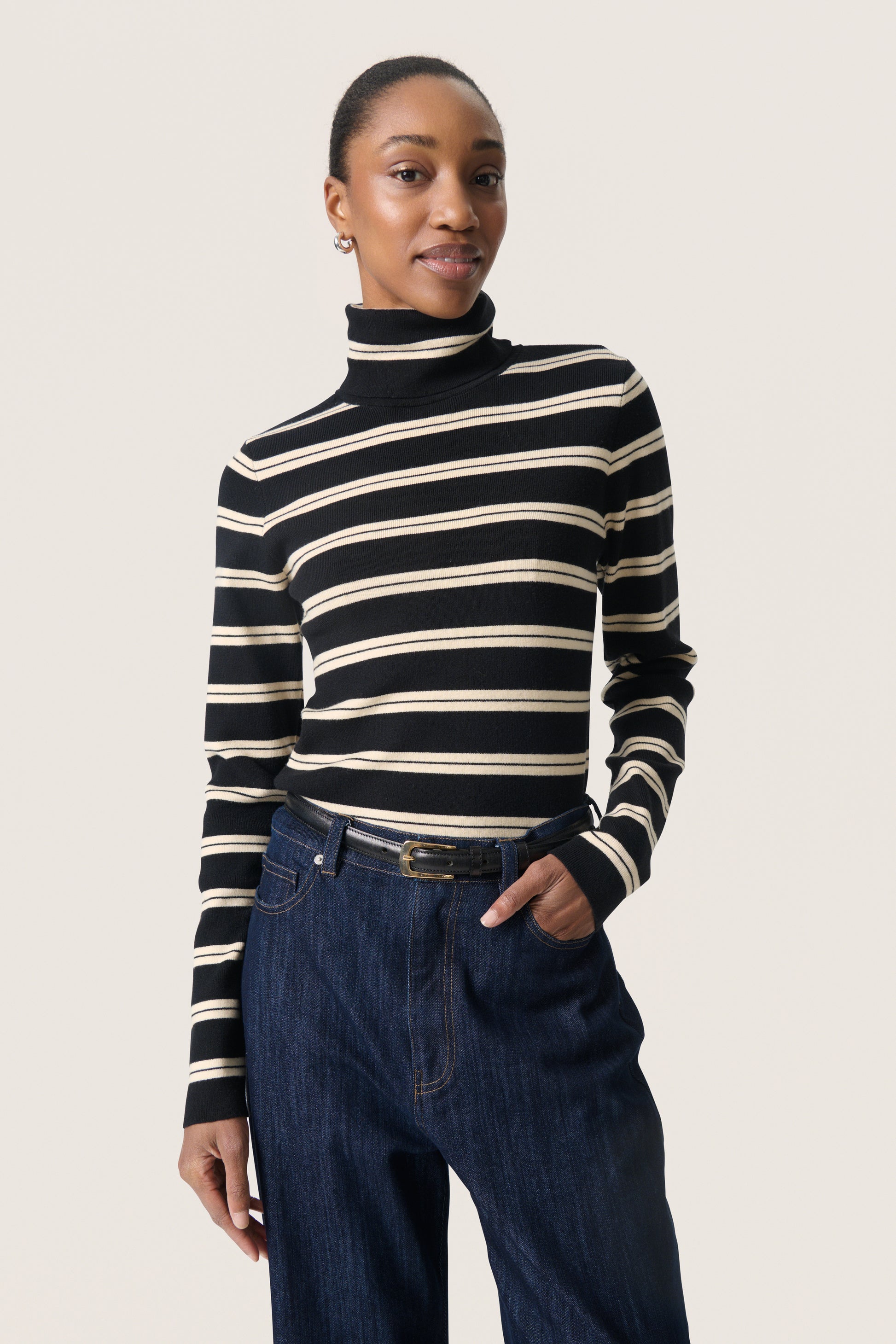 SOAKED SPINA STRIPED ROLLNECK - BLACK W DOESKIN