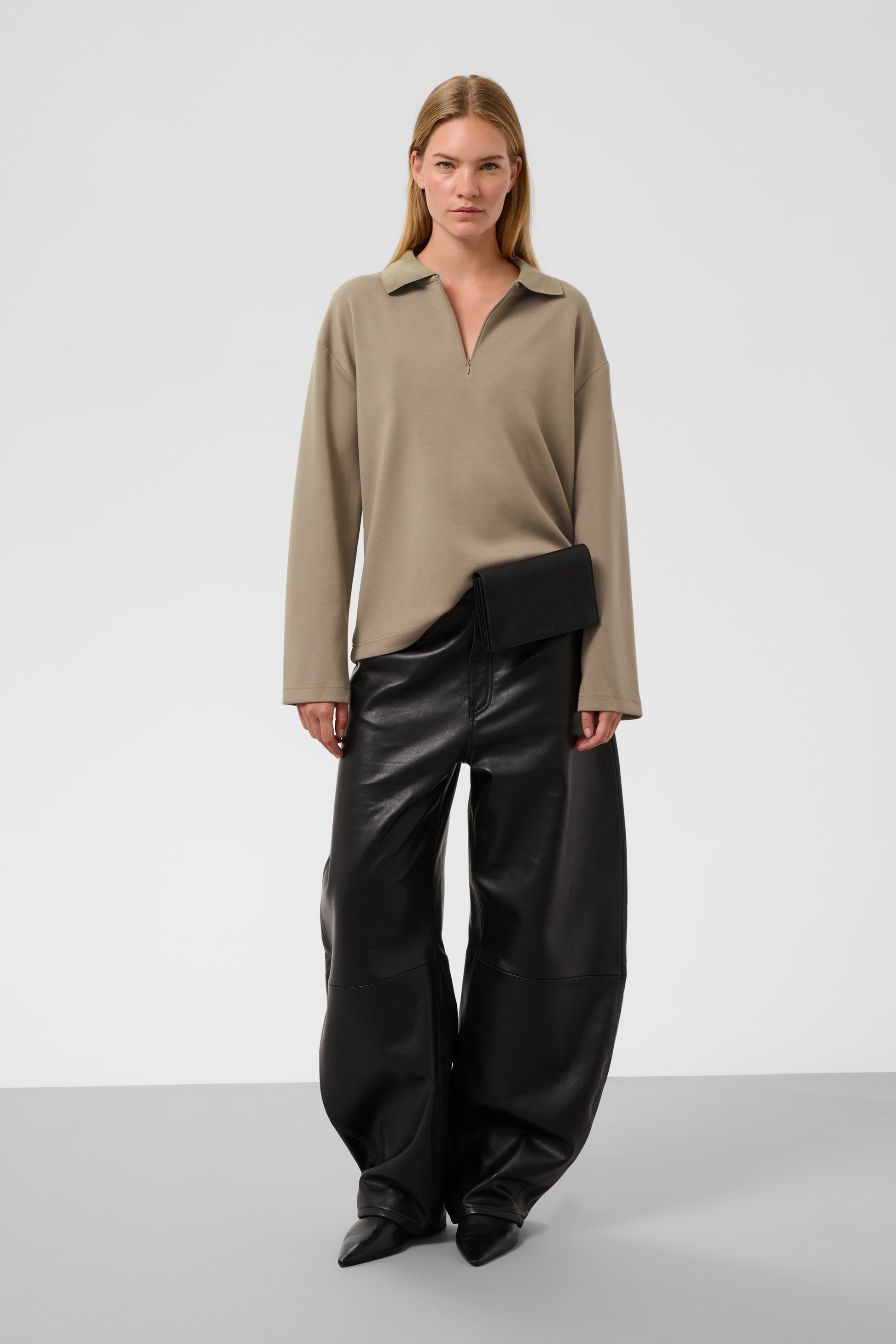 SOAKED MARIGOLD POLO SWEATSHIRT - WALNUT