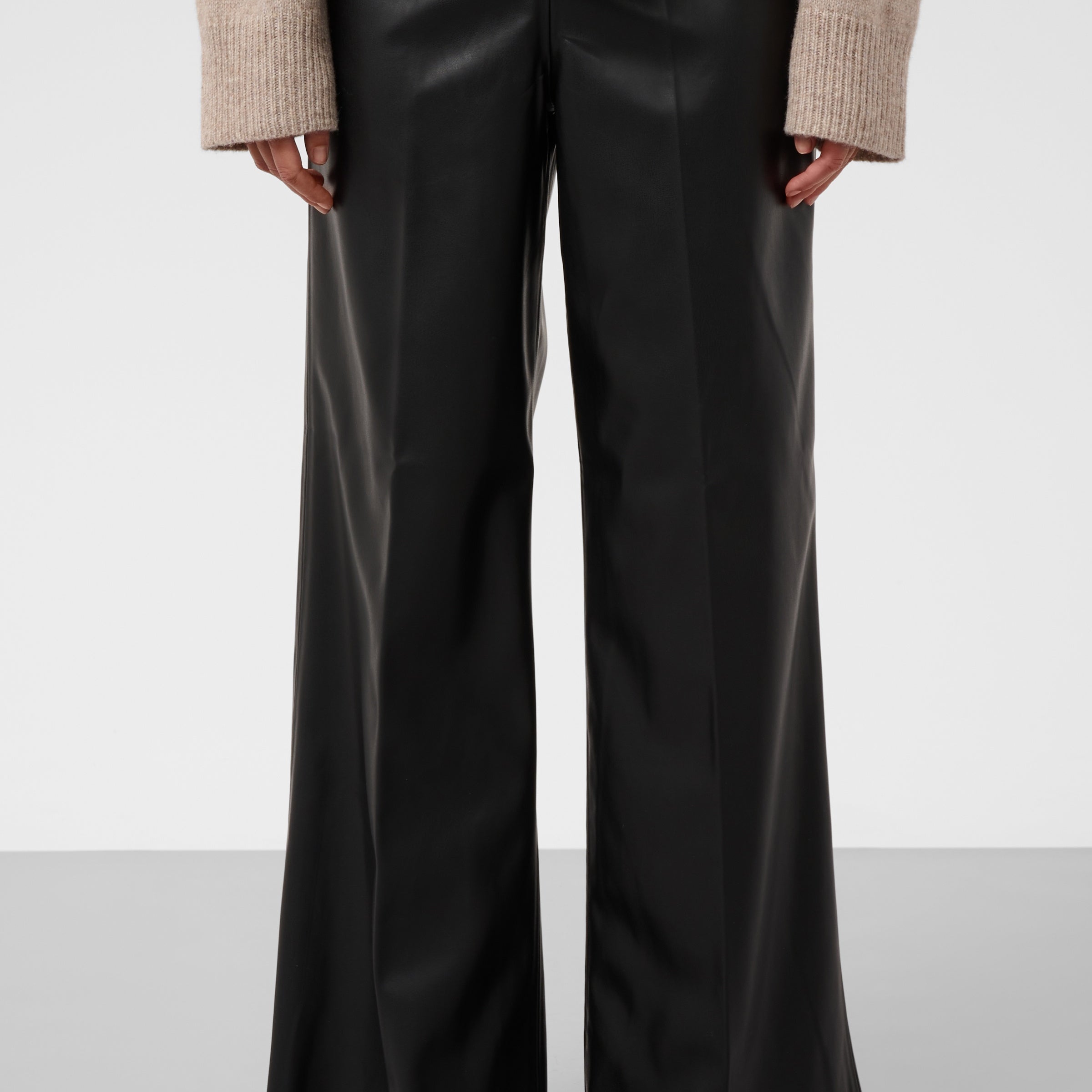 SOAKED KAYLEE WIDE LEG PANTS - BLACK