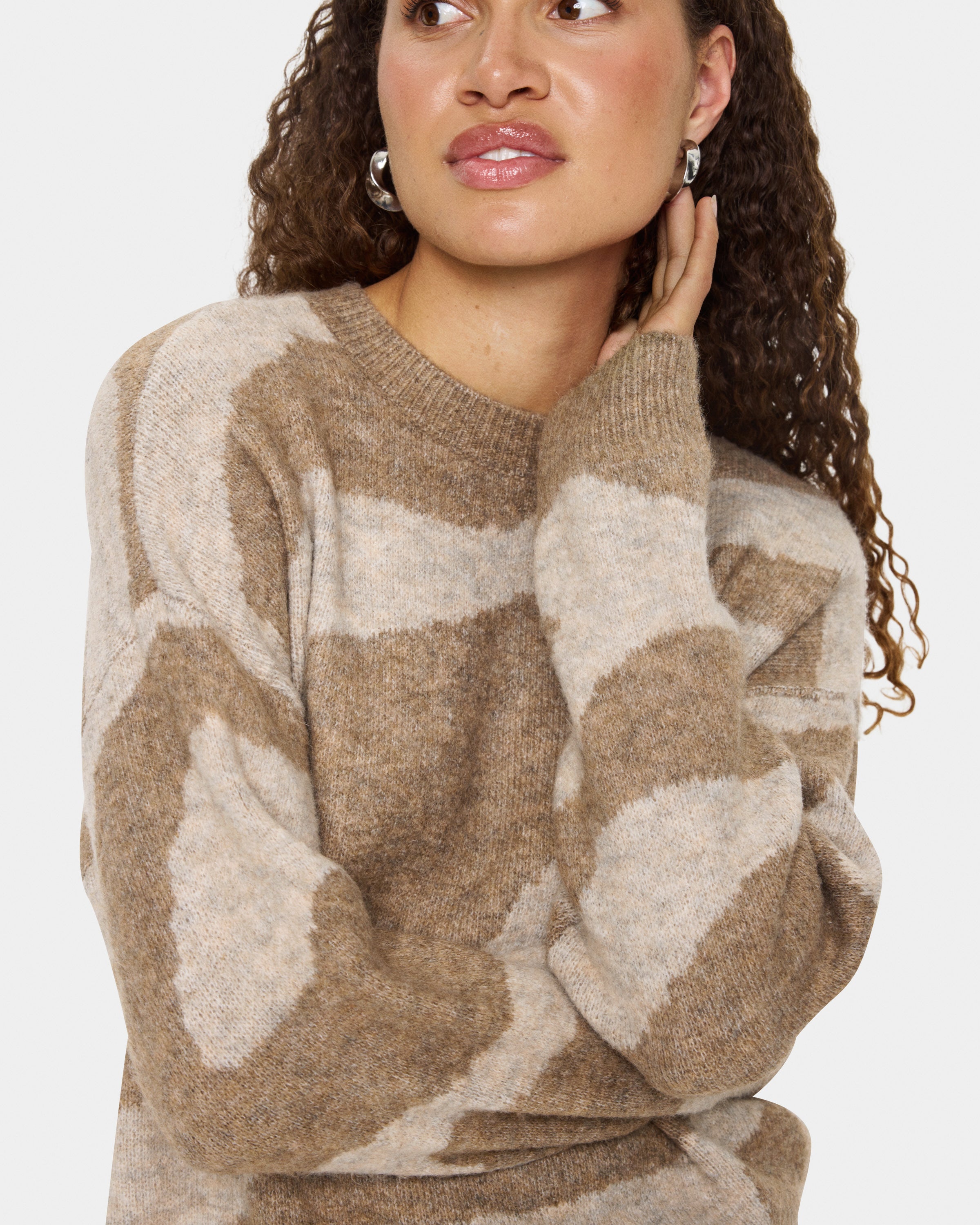 SAINT TROPEZ MALLIE PRINTED SWEATER DRESS - TIGERS EYE