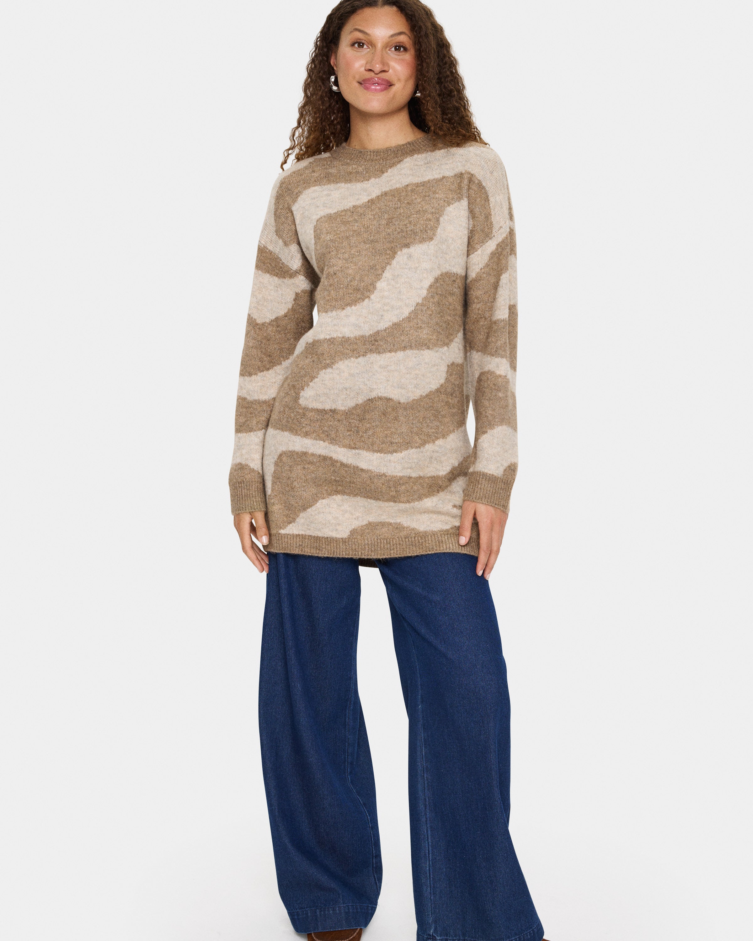 SAINT TROPEZ MALLIE PRINTED SWEATER DRESS - TIGERS EYE