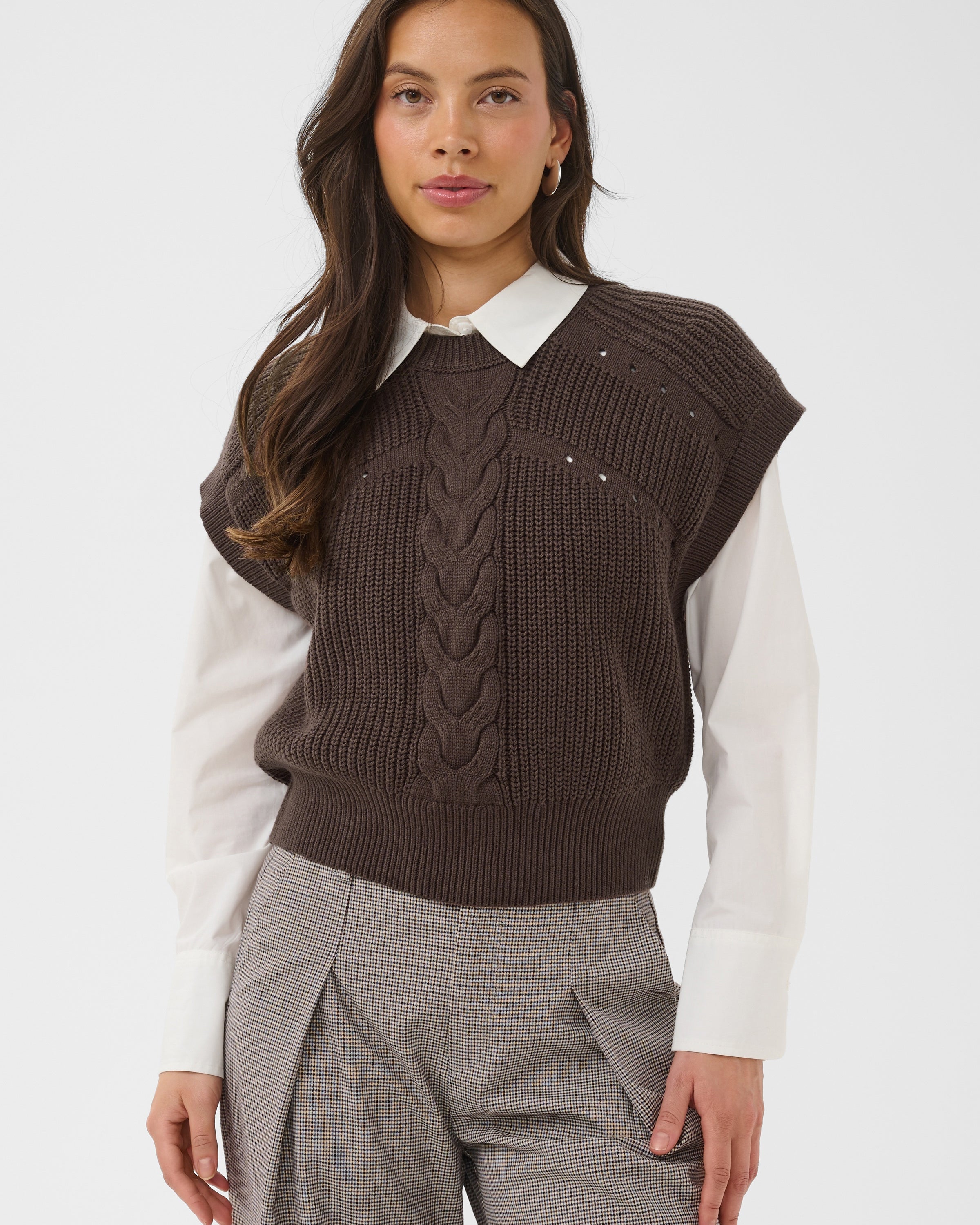 SAINT TROPEZ TRUNE VEST - CHOCOLATE BROWN