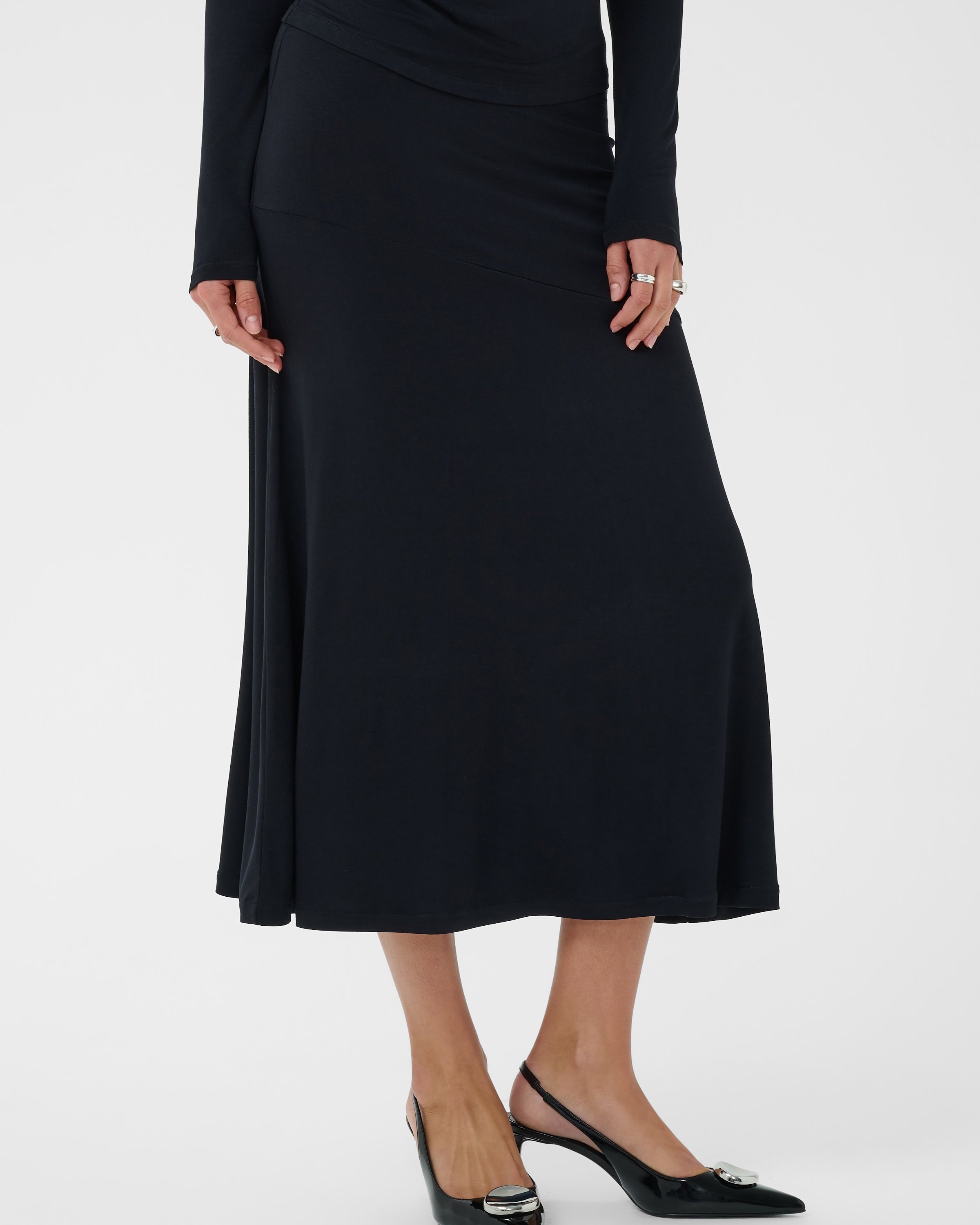 SAINT TROPEZ VIGGA MAXI SKIRT - BLACK