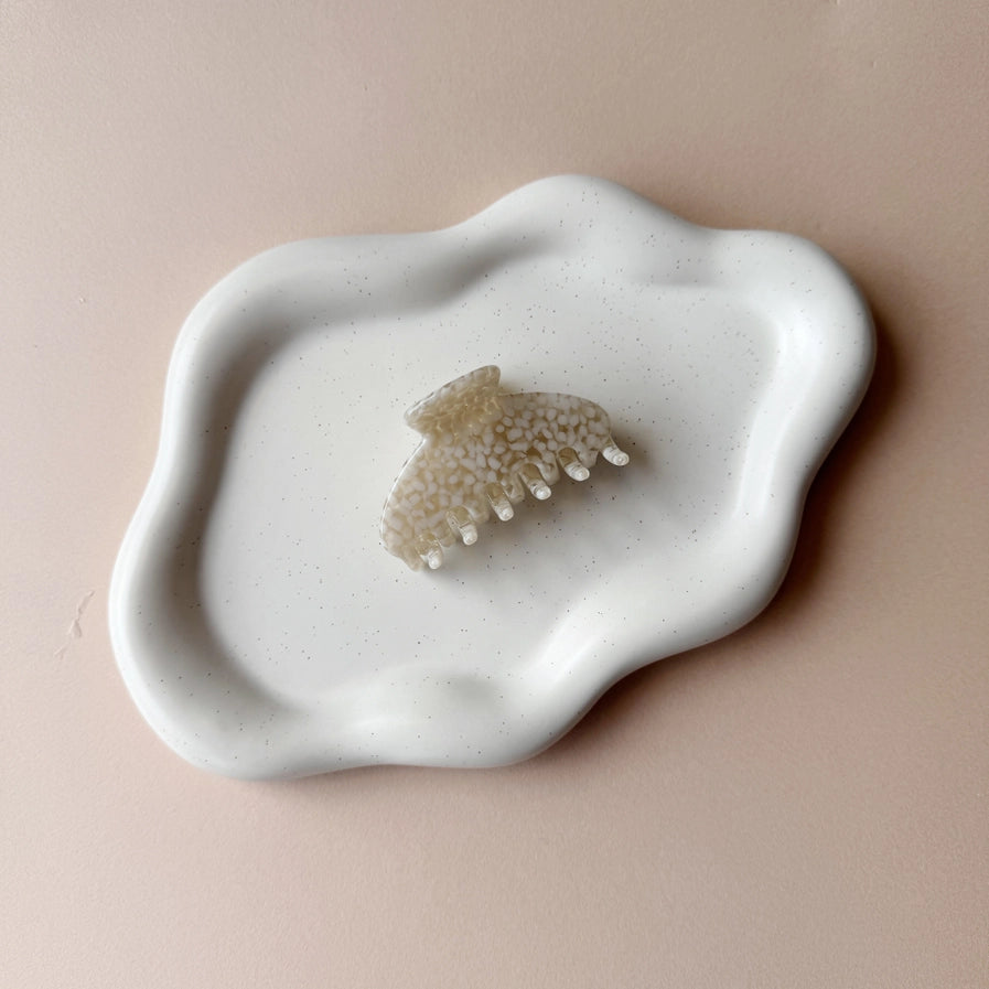 NELLA CLAW CLIP - BEIGE MULTI