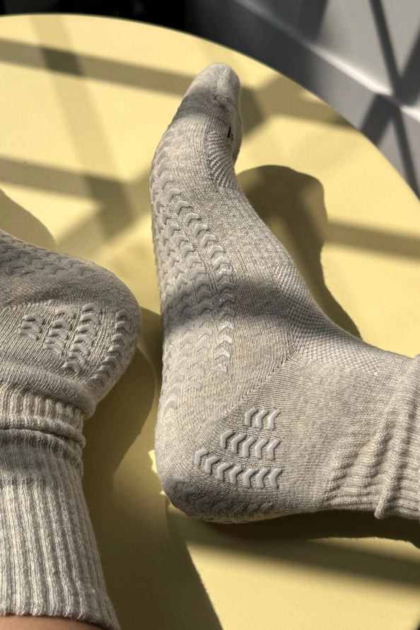 LE BON SHOPPE GYM GRIP SOCKS - GREY