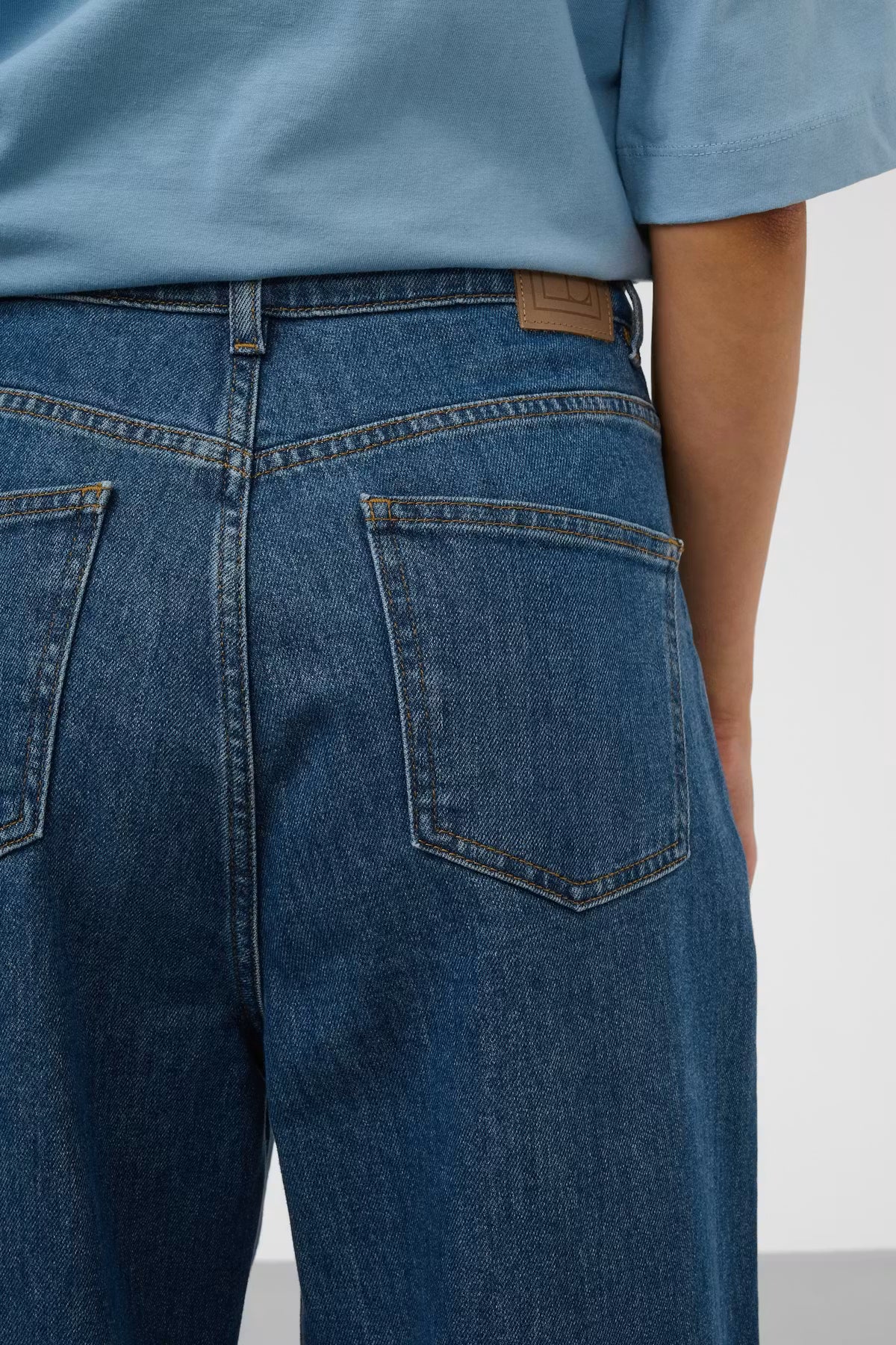 SOAKED LOGONE JEANS - MEDIUM WASH
