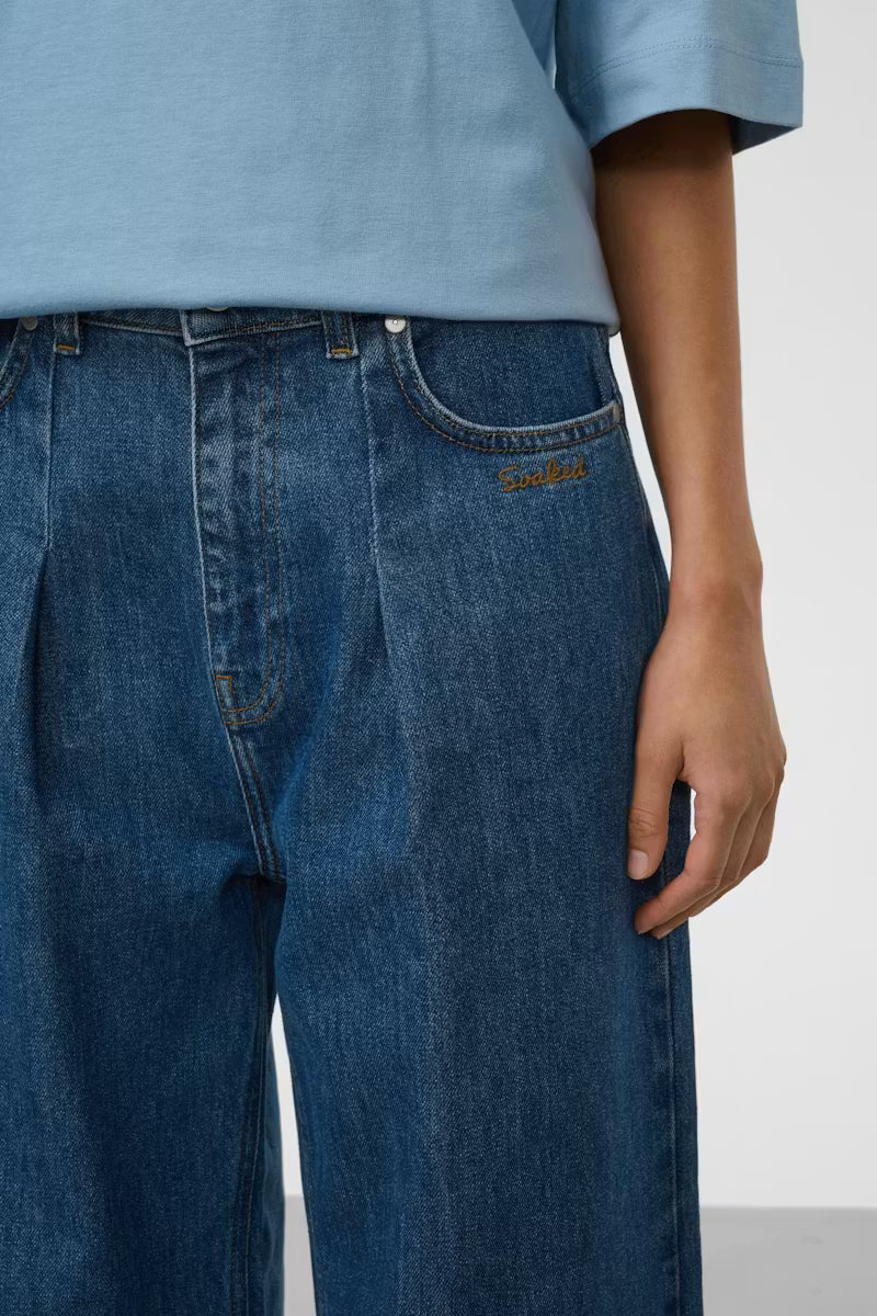 SOAKED LOGONE JEANS - MEDIUM WASH