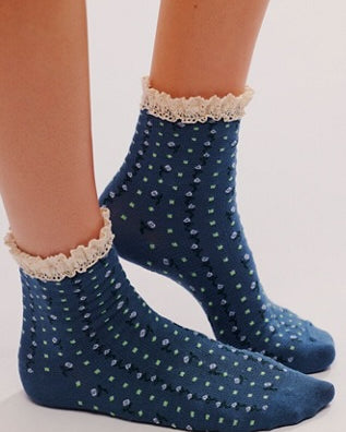 FREE PEOPLE ROSEBUD WAFFLE SOCKS - SMOKE BLUE