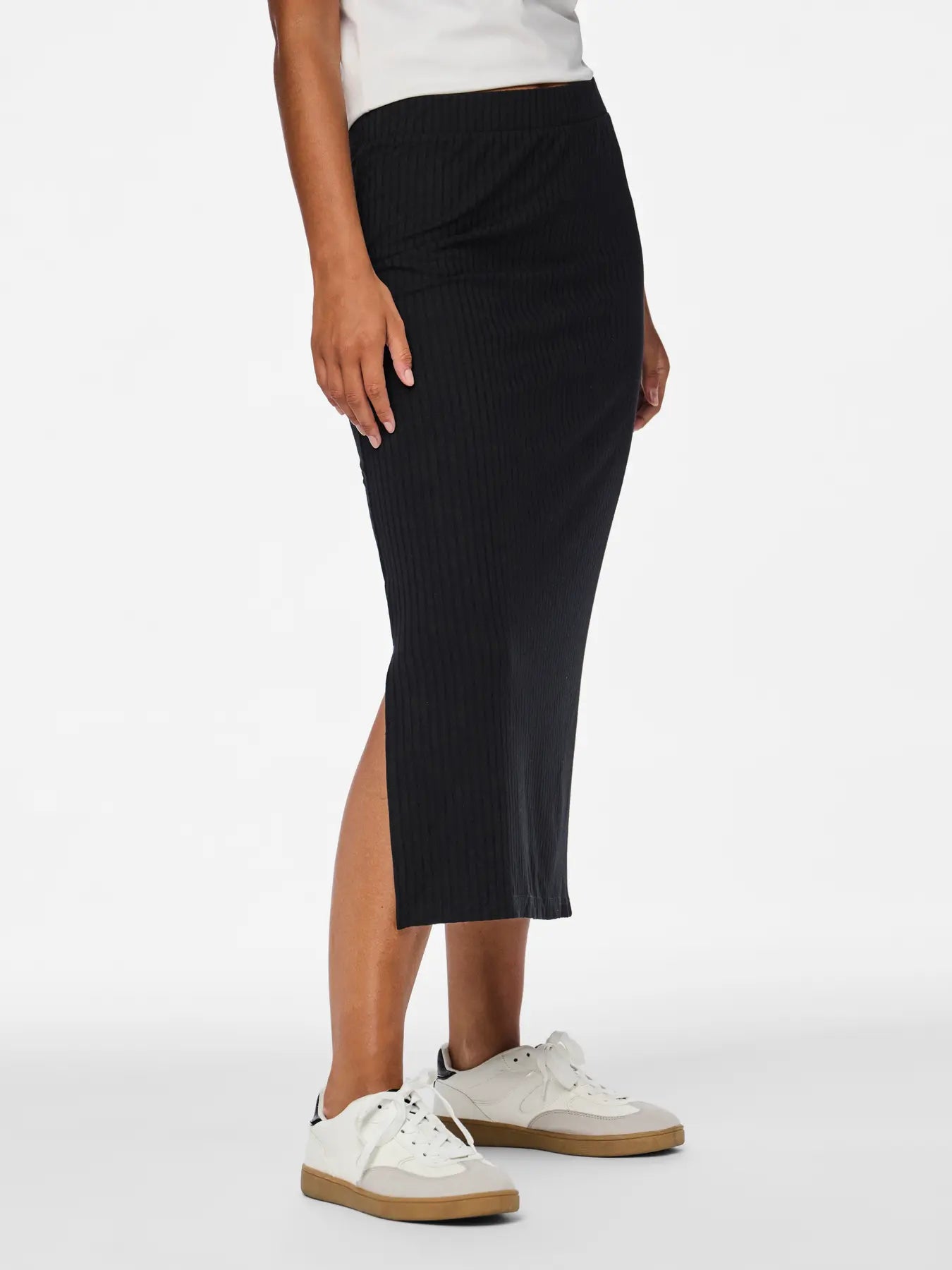 PIECES KYLIE RIBBED MIDI SKIRT - BLACK