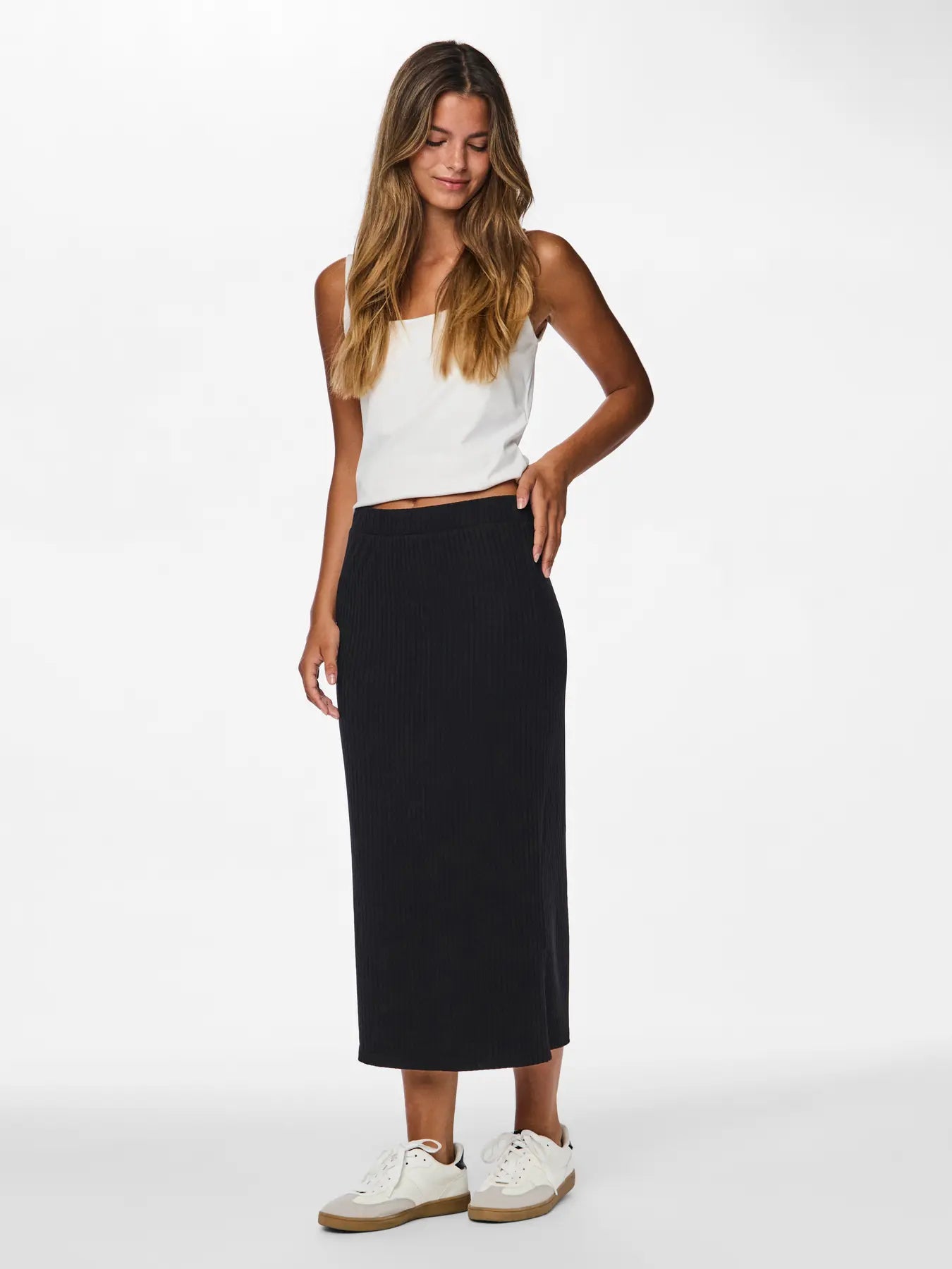 PIECES KYLIE RIBBED MIDI SKIRT - BLACK