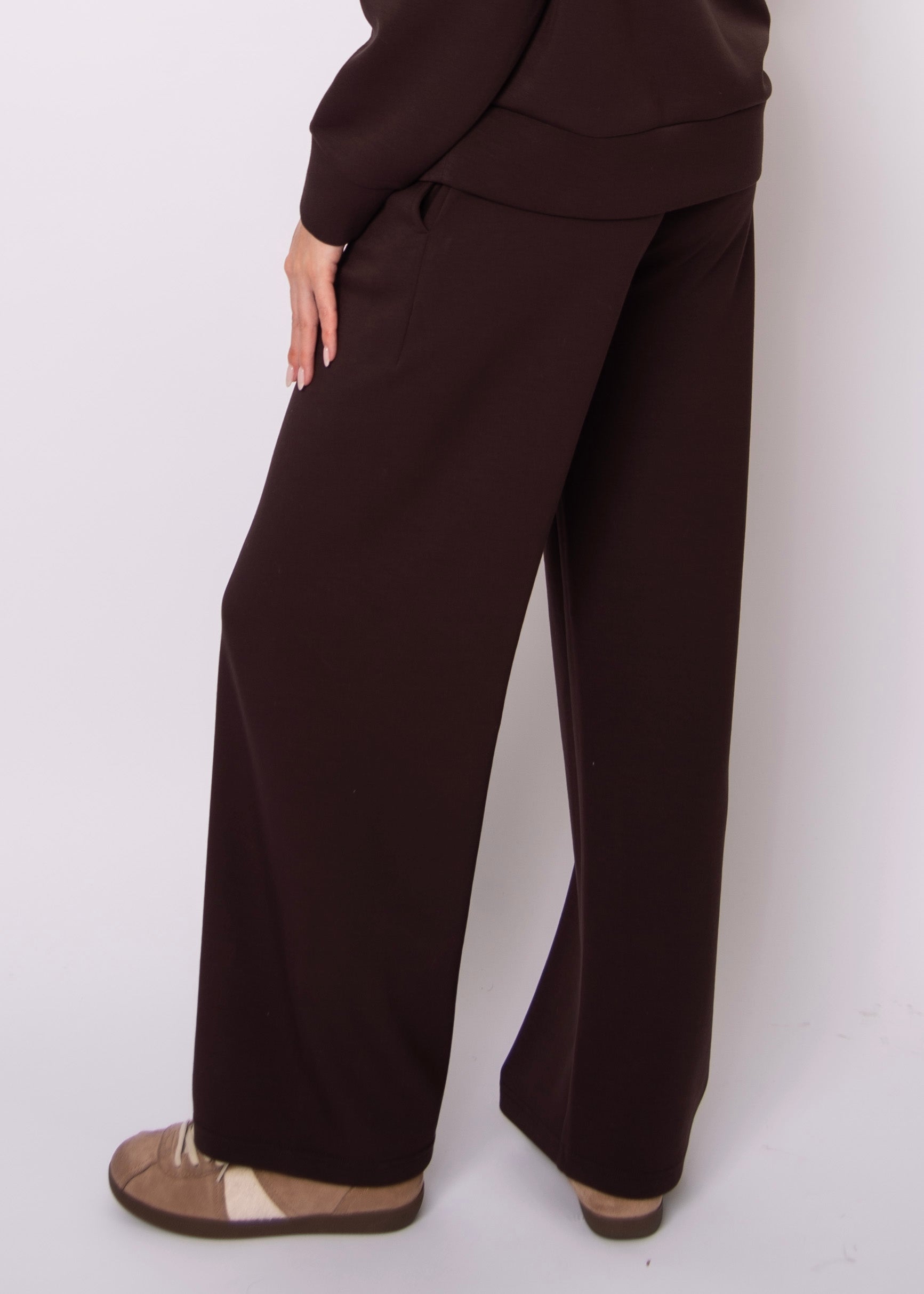 VICTORIA SOFT KNIT STRAIGHT LEG PANTS - BROWN