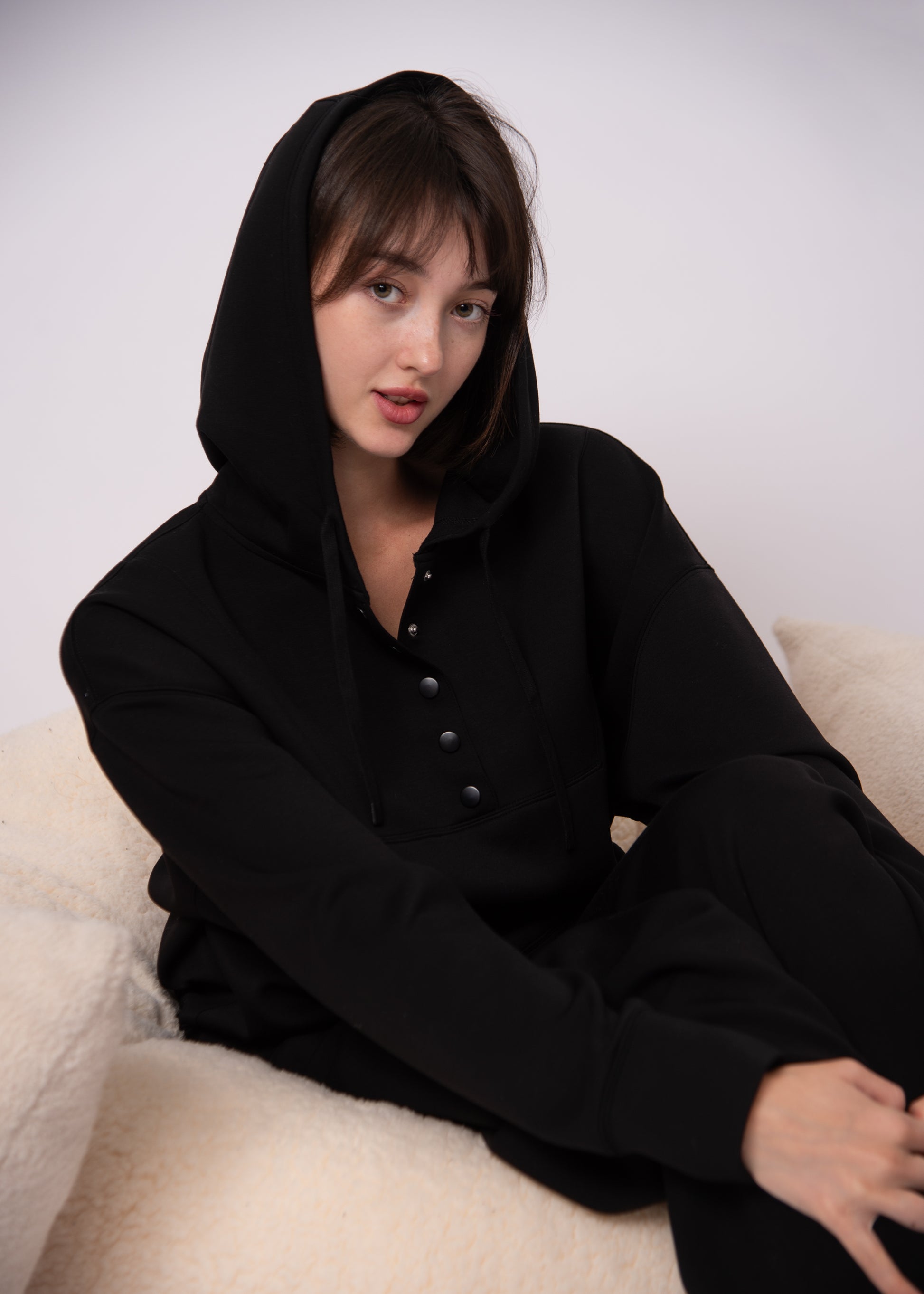 SALLIE SOFT KNIT SNAP FRONT HOODIE - BLACK