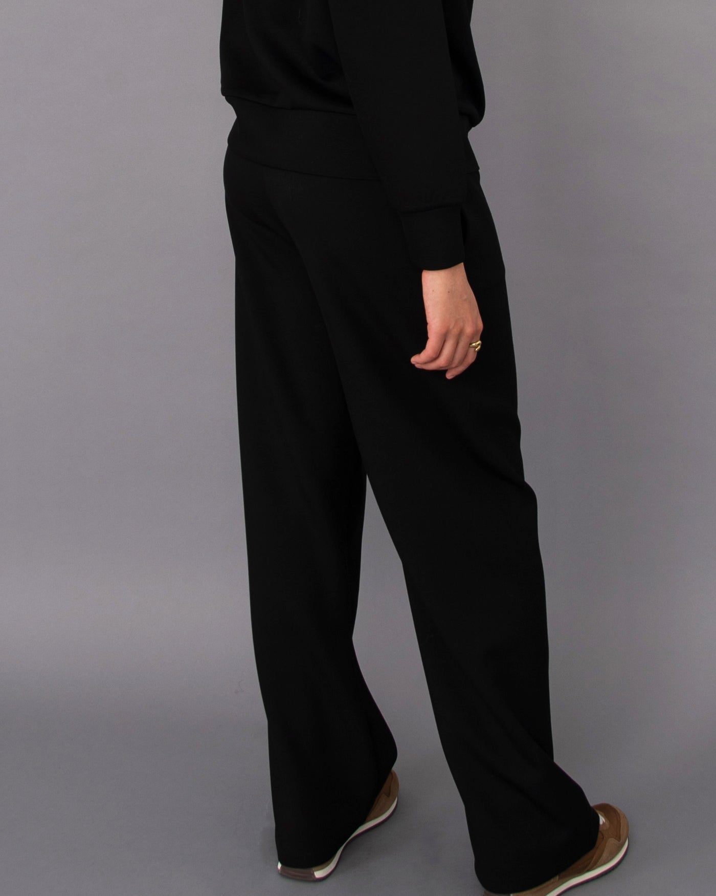VICTORIA SOFT KNIT STRAIGHT LEG PANTS - BLACK