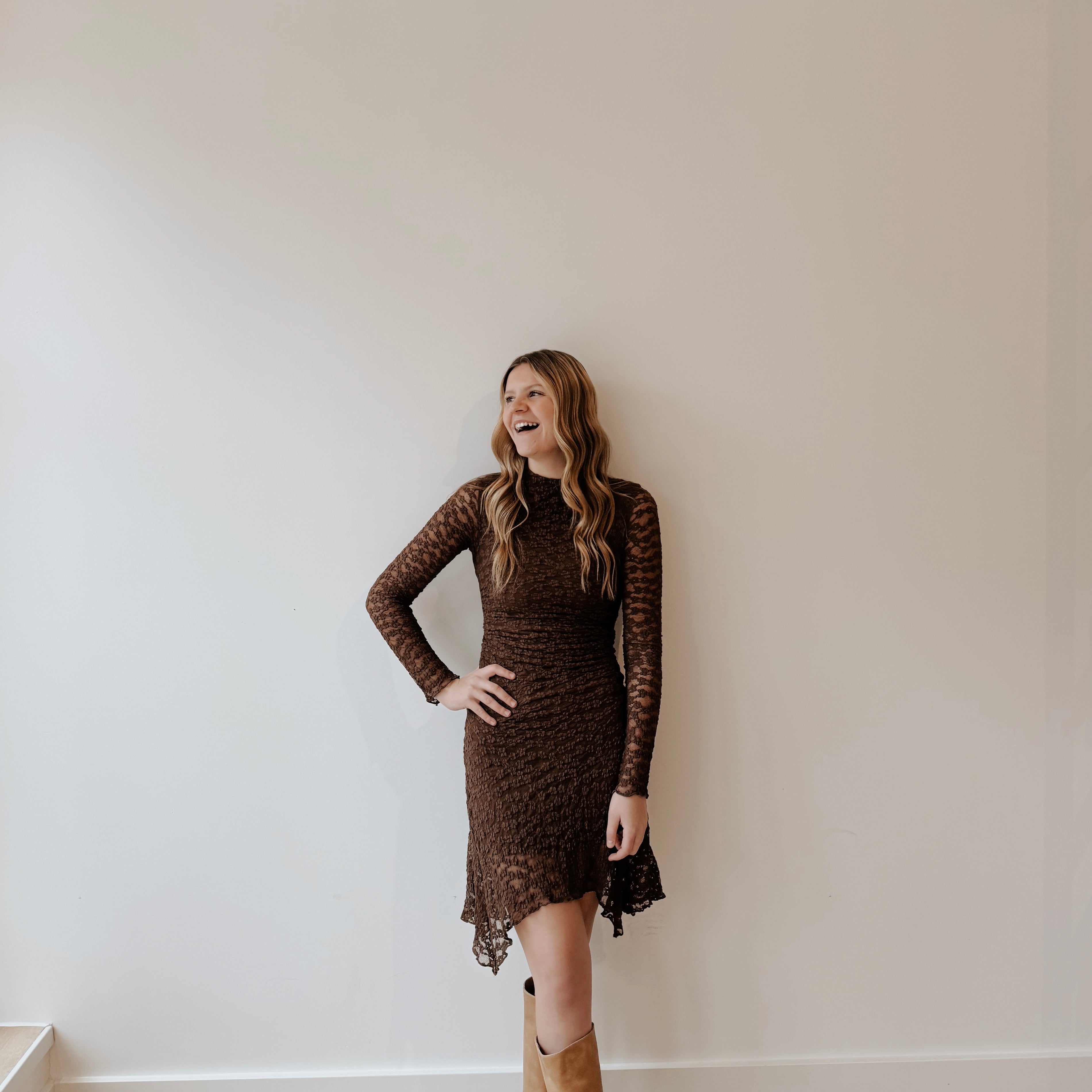 DATE NIGHT LACE FITTED DRESS - BROWN