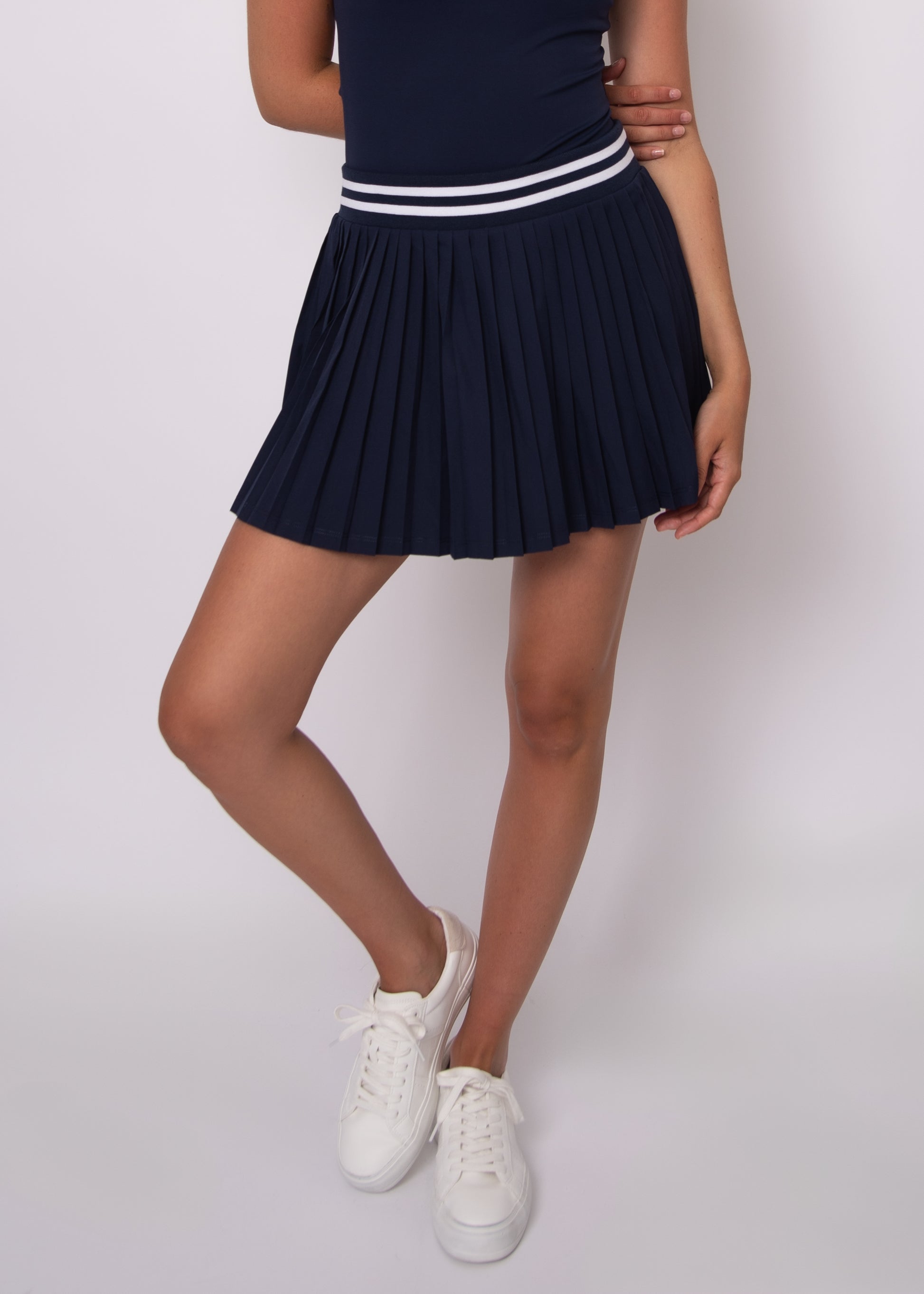 YURA PLEATED SKIRT - NAVY BLUE