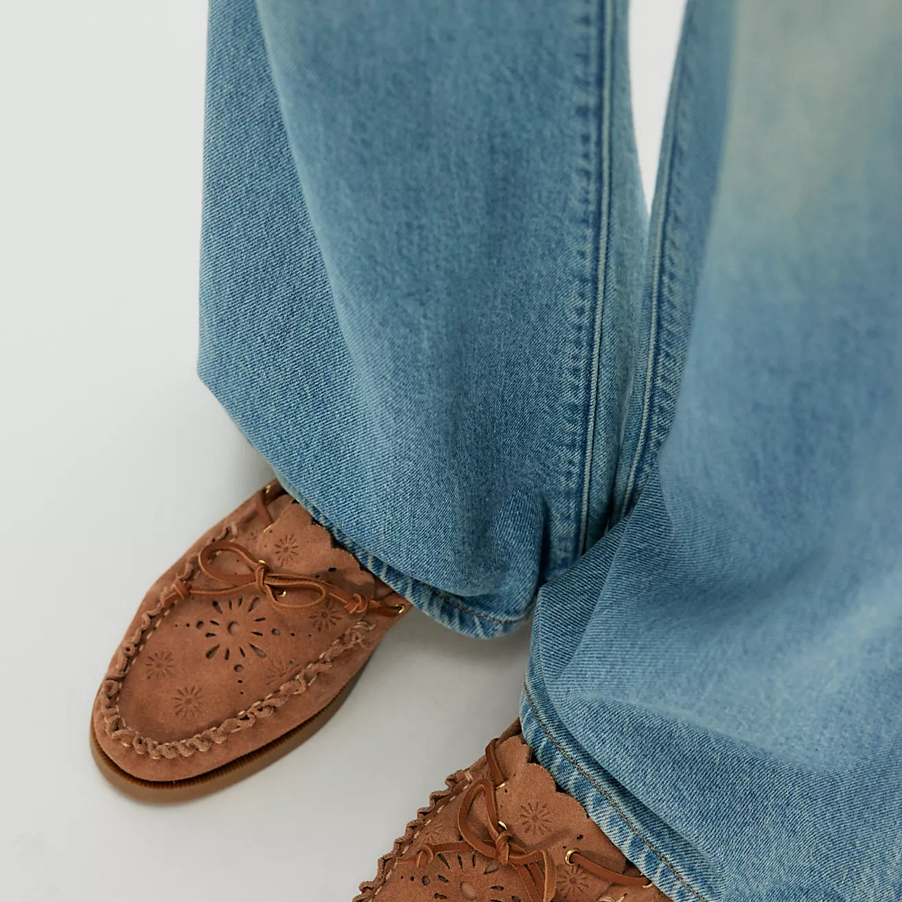 FREE PEOPLE LAGOON CUT BOAT SHOE - LATTE SUEDE