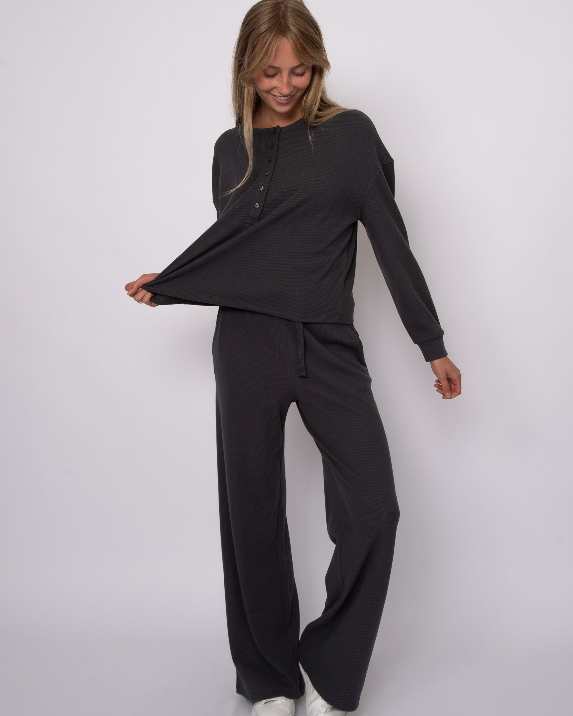 PHILO COZY WAFFLE DRAWSTRING PULL ON WIDE LEG PANT - COAL