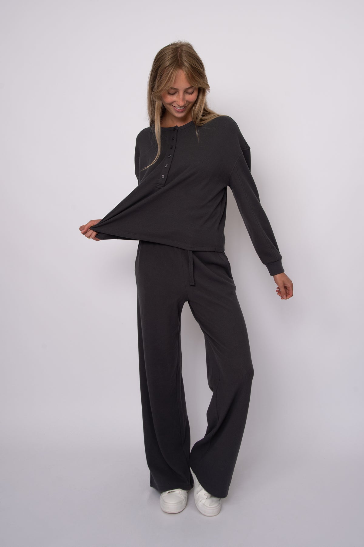 PHILO COZY WAFFLE DRAWSTRING PULL ON WIDE LEG PANT - COAL