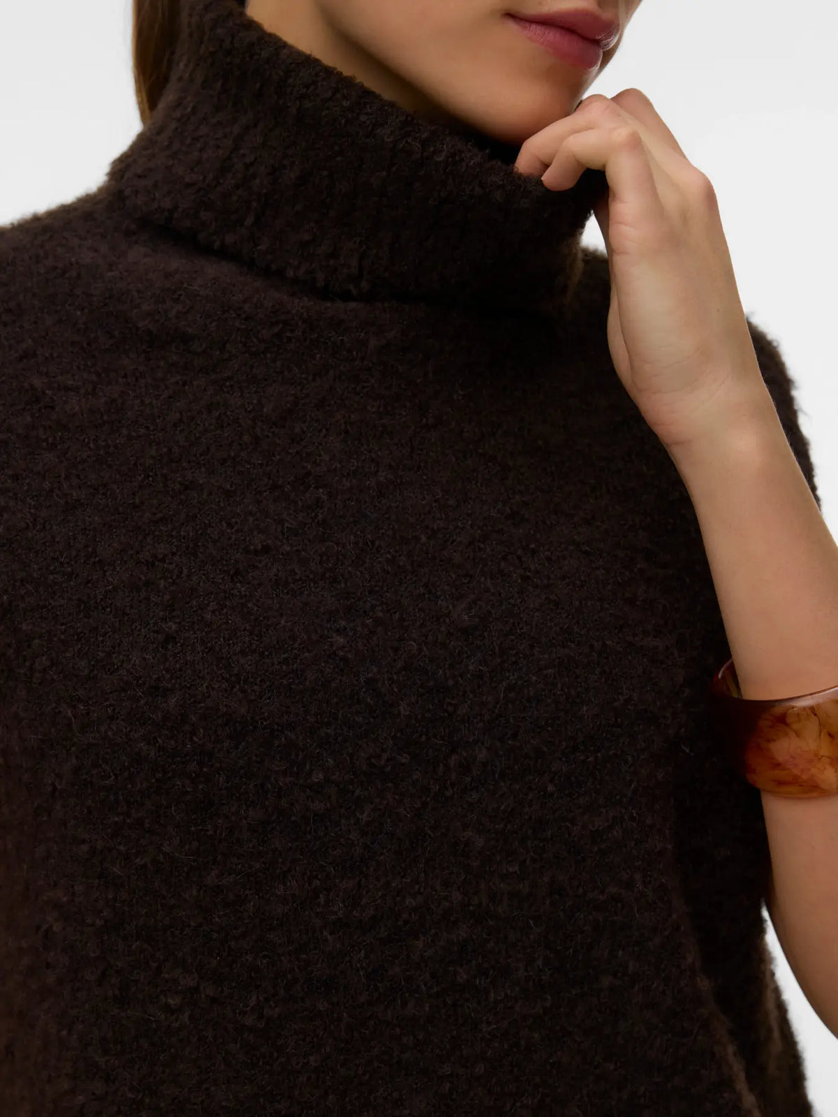 VM EVERLEE ROLLNECK VEST - CHOCOLATE TORTE