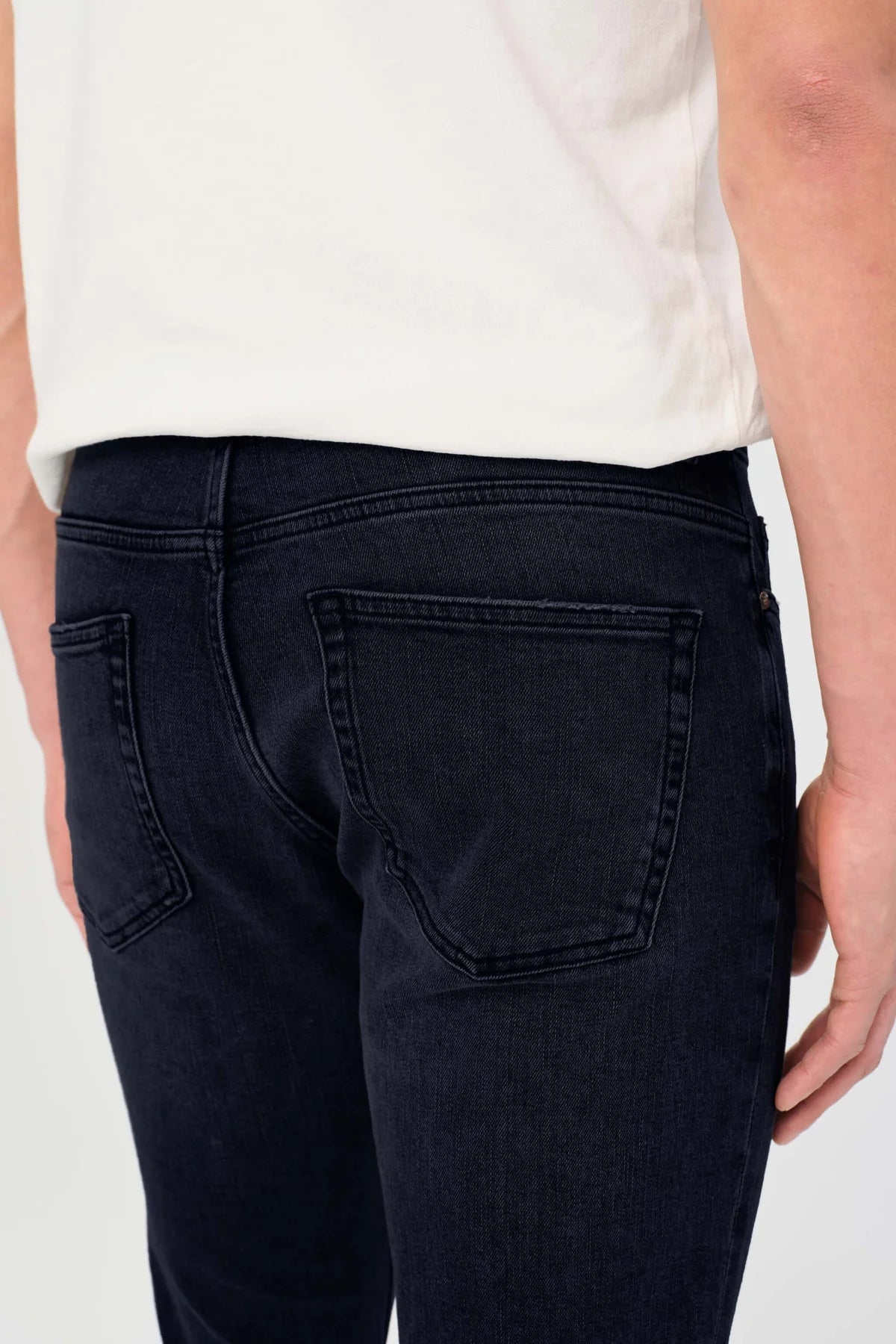 WARP + WEFT AMS SLIM FIT JEANS - DEPTHS