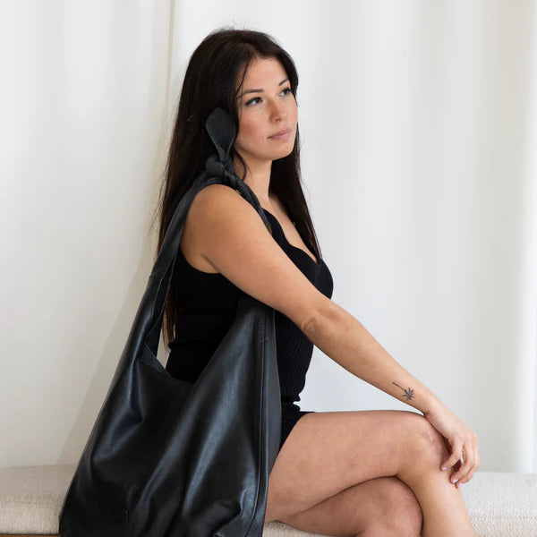 RISA KNOT TOTE - BLACK LEATHER