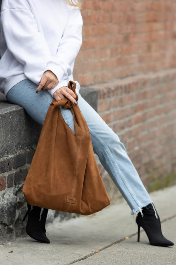 RISA KNOT TOTE BAG - TAN SUEDE